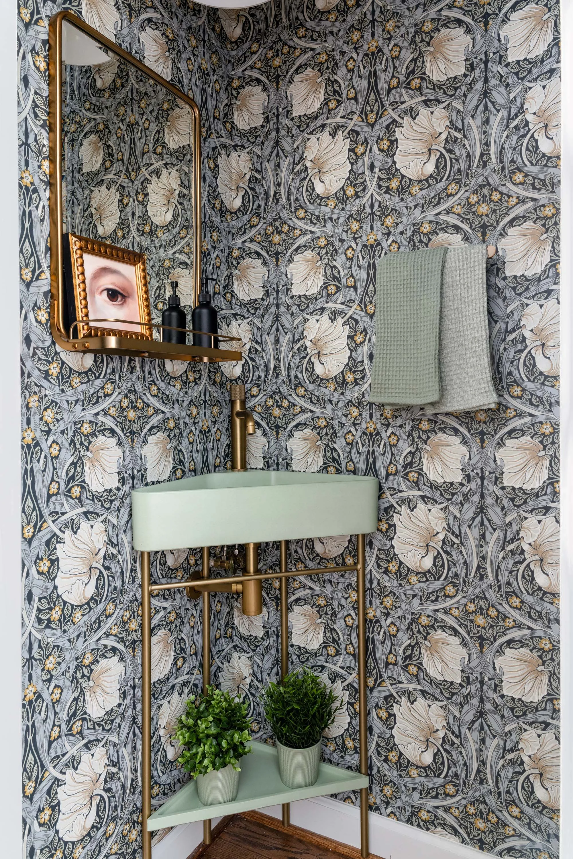 Interior Designer Gaithersburg Maryland Maryland Kitchen Laundry Powder renovation Traditional 09.jpg