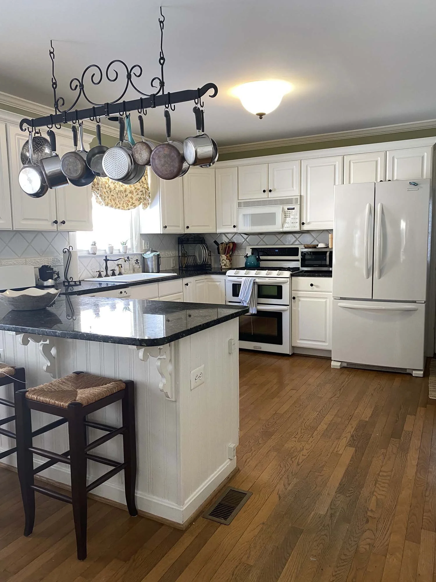 Interior Designer Gaithersburg MD Mary Fishback Before.01.jpg