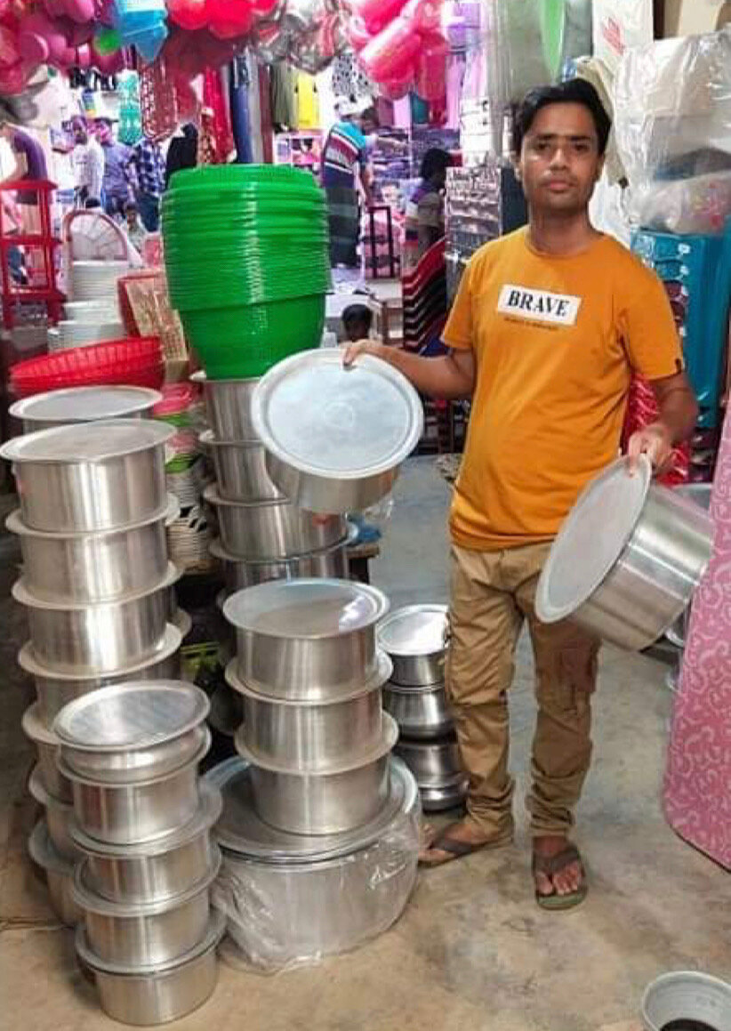 FOR $4 YOU CAN GIFT A REFUGEE A SET OF POTS FOR COOKING