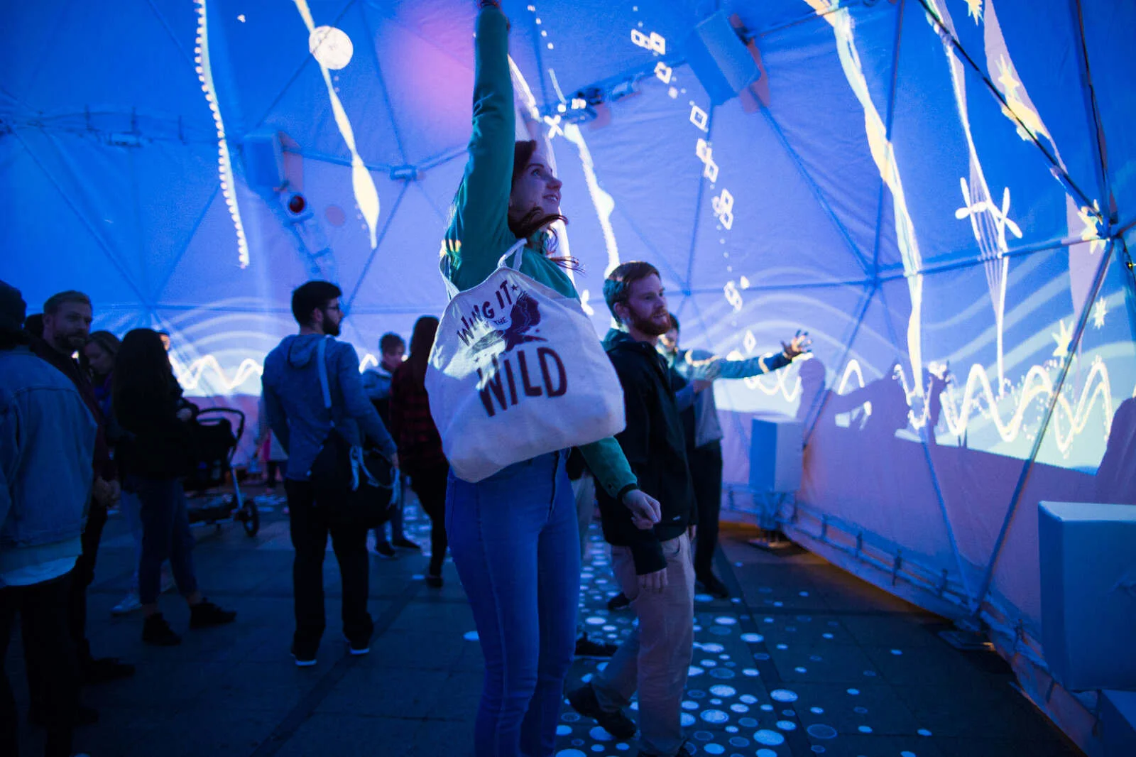 Intel_Vivid_Electric_Jellyfish-5_1600_c.jpg