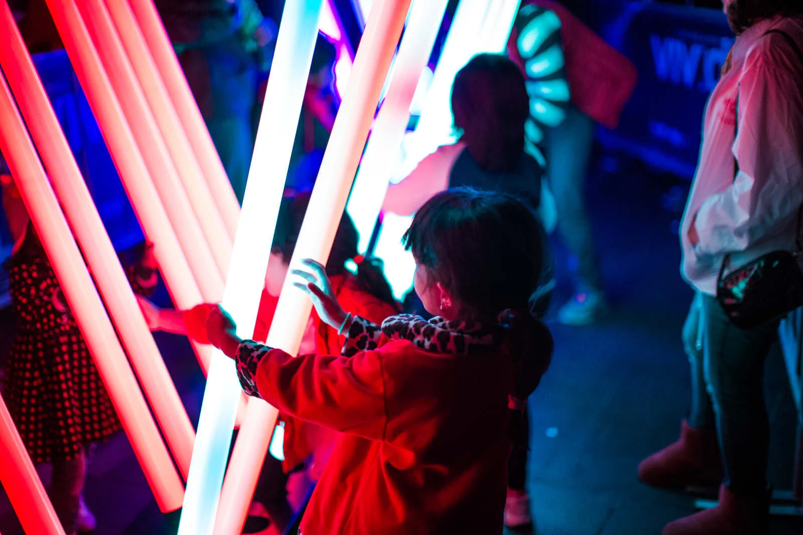 Intel_Vivid_LIGHTSTICK-5-4_1600_c.jpg