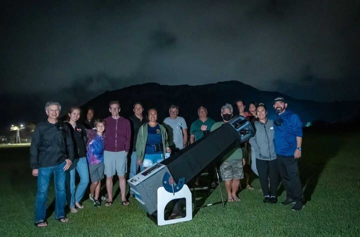 Repost from @rotarykahala and @kalenakai4. Stargazing with the Rotary Club of Kahala Sunrise. Rotary clubs do such amazing work for their local communities! If you have the time, join them in any of their community events or donate during their fundr