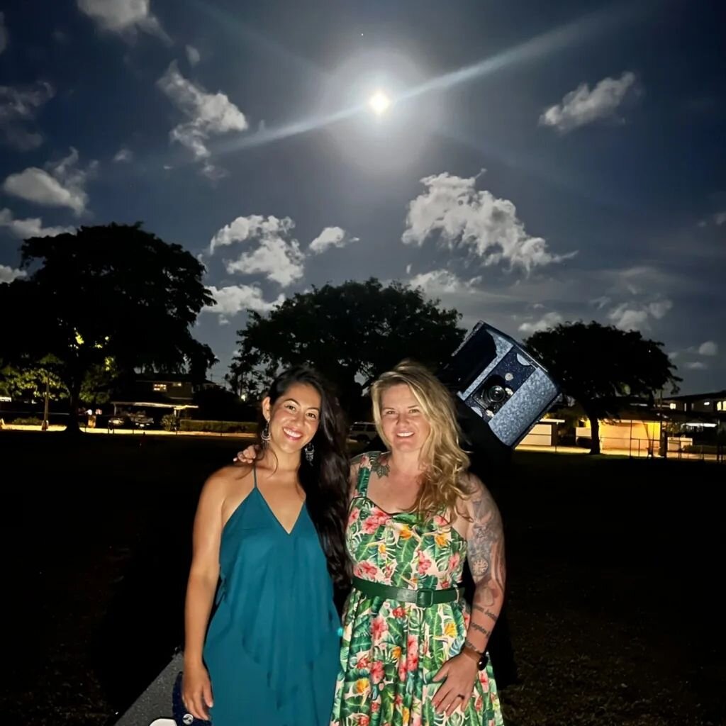 Surprise stargazing anniversary present with this happy couple! Supermoon, Saturn and the Perseid meteor shower!

Saturn is the little star above the full Moon. Can you find the rabbit on the Moon? If you see it, then the rabbit's head is Mare Tranqu