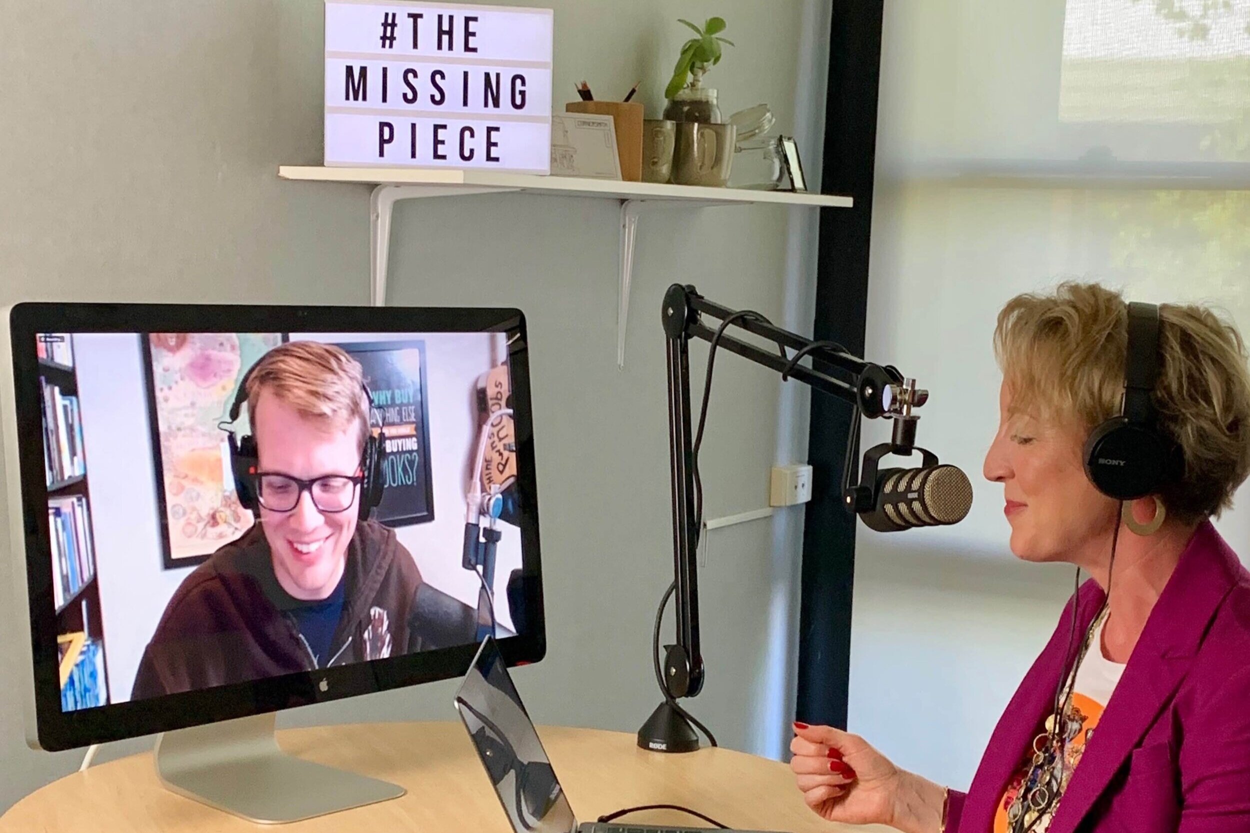 Rachel+interviewing+Hank+Green.jpg