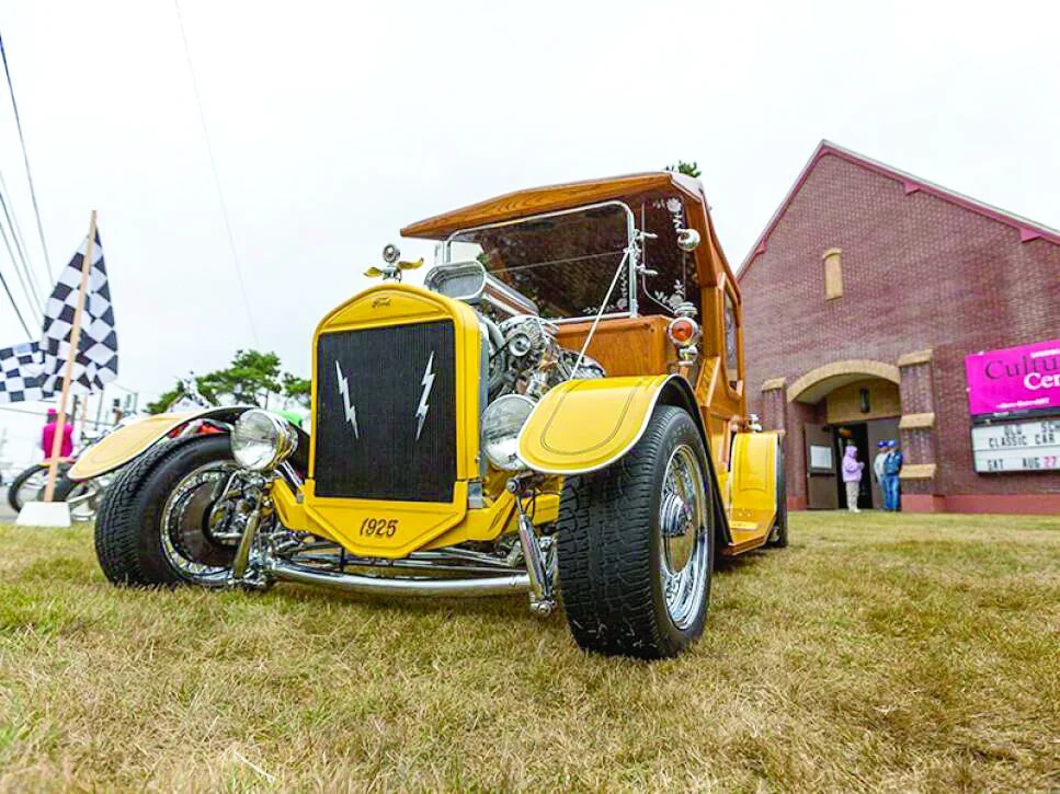 Classic Cruise In.jpg
