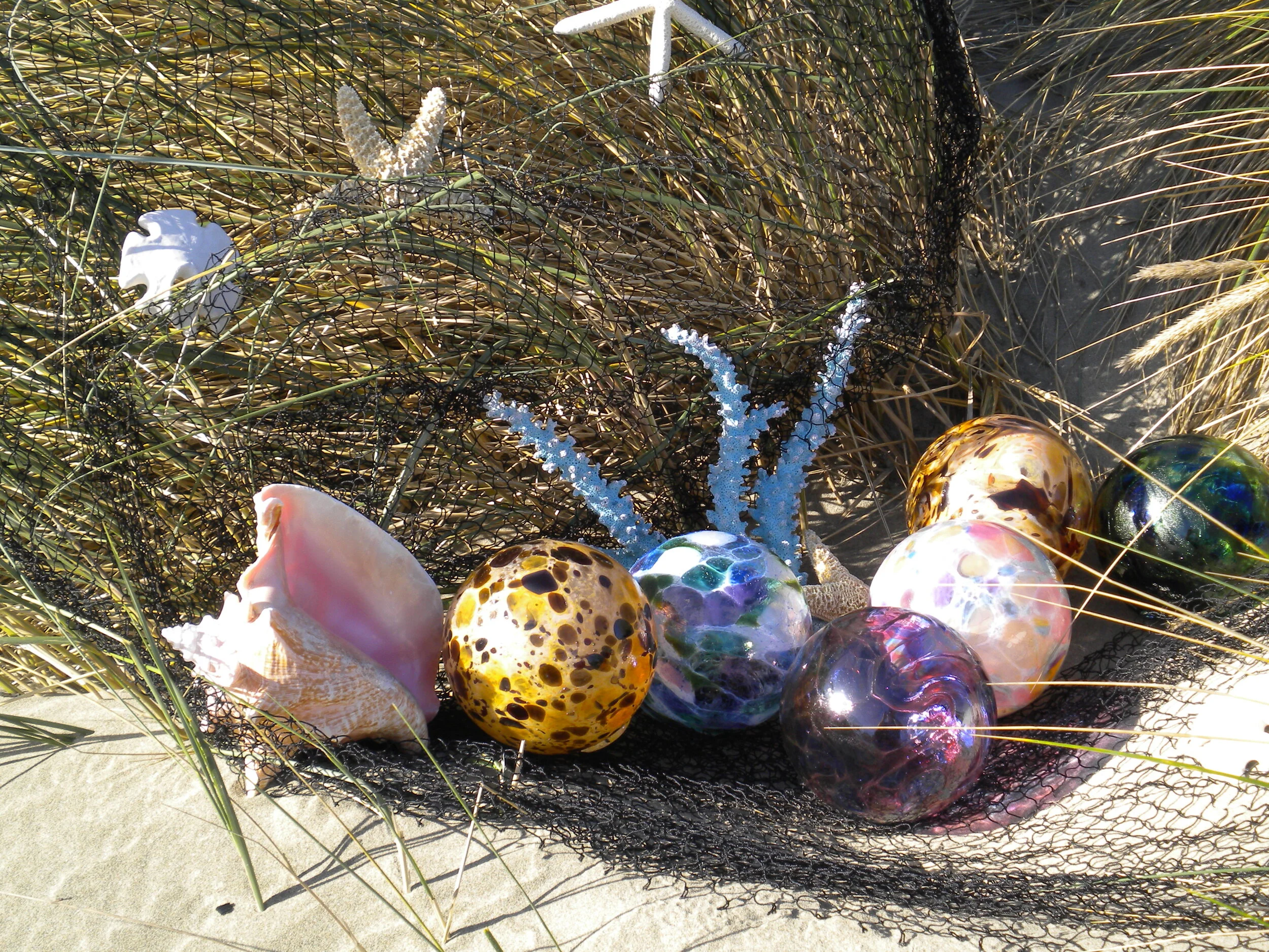 A glassy little souvenir