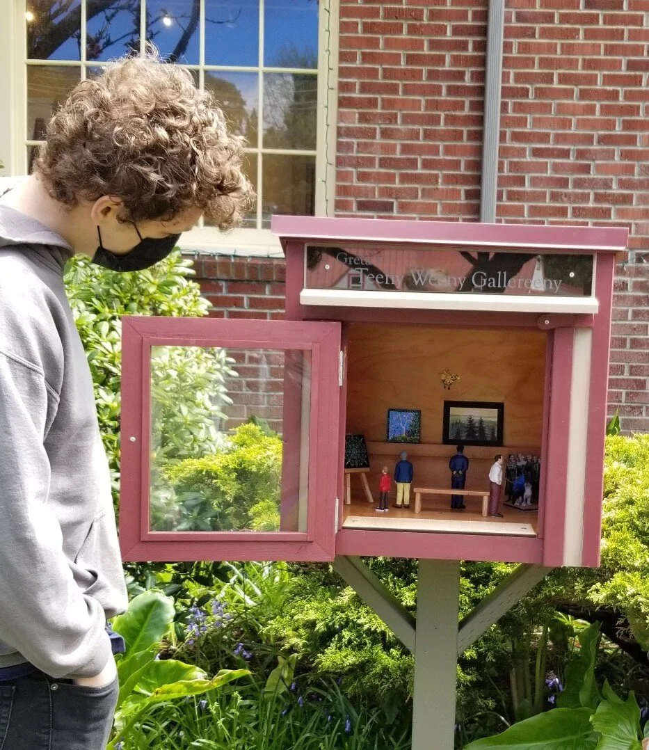 Gallereeny young viewer.jpg