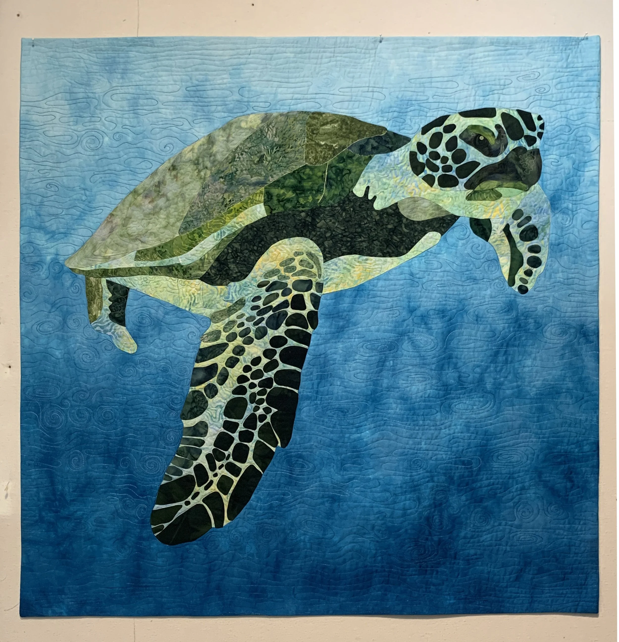 Hau'oli Honu 2021 40 x 40 - Karen Donobedian.jpg