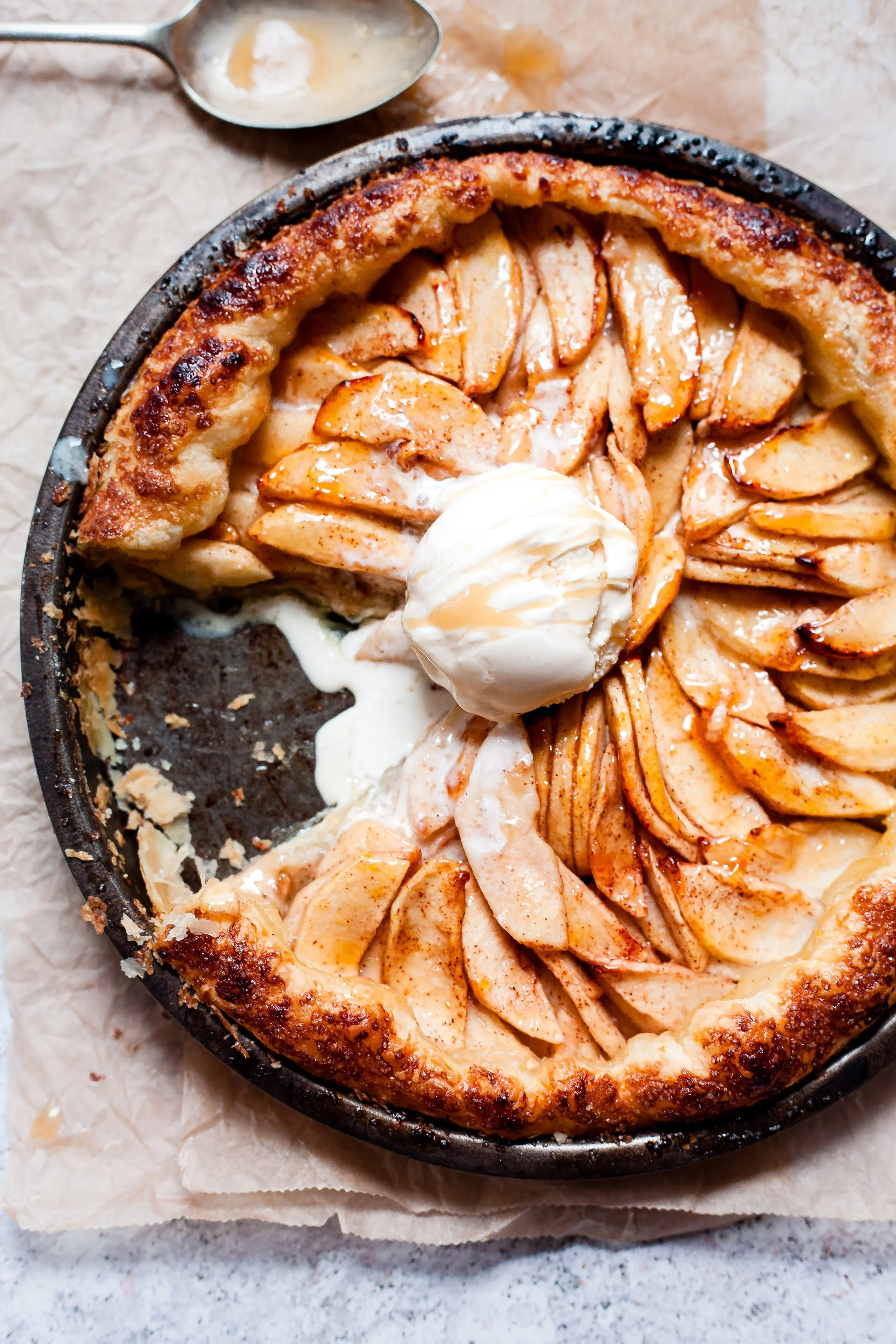 Rub shoulders with the upper crust