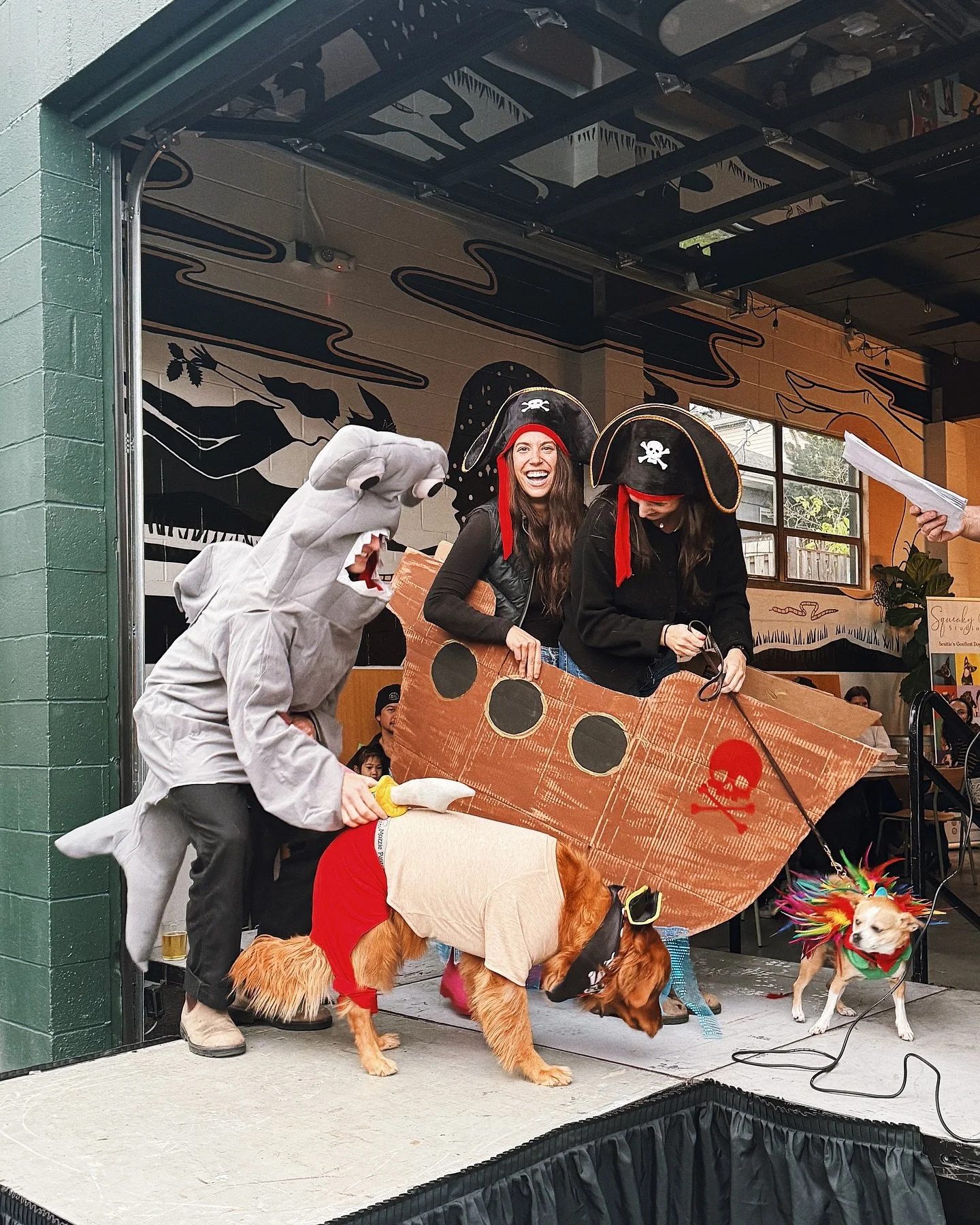 Our Howl-O-Ween Dog Costume Contest is happening THIS Saturday, October 25th from 5&ndash;8 PM at the Ballard Taproom! 👻🎃⁠
⁠
Before the big contest, swing by for dog photo sessions with Squeaky Dog Studios by @margotmckelviephotography from 1&ndash