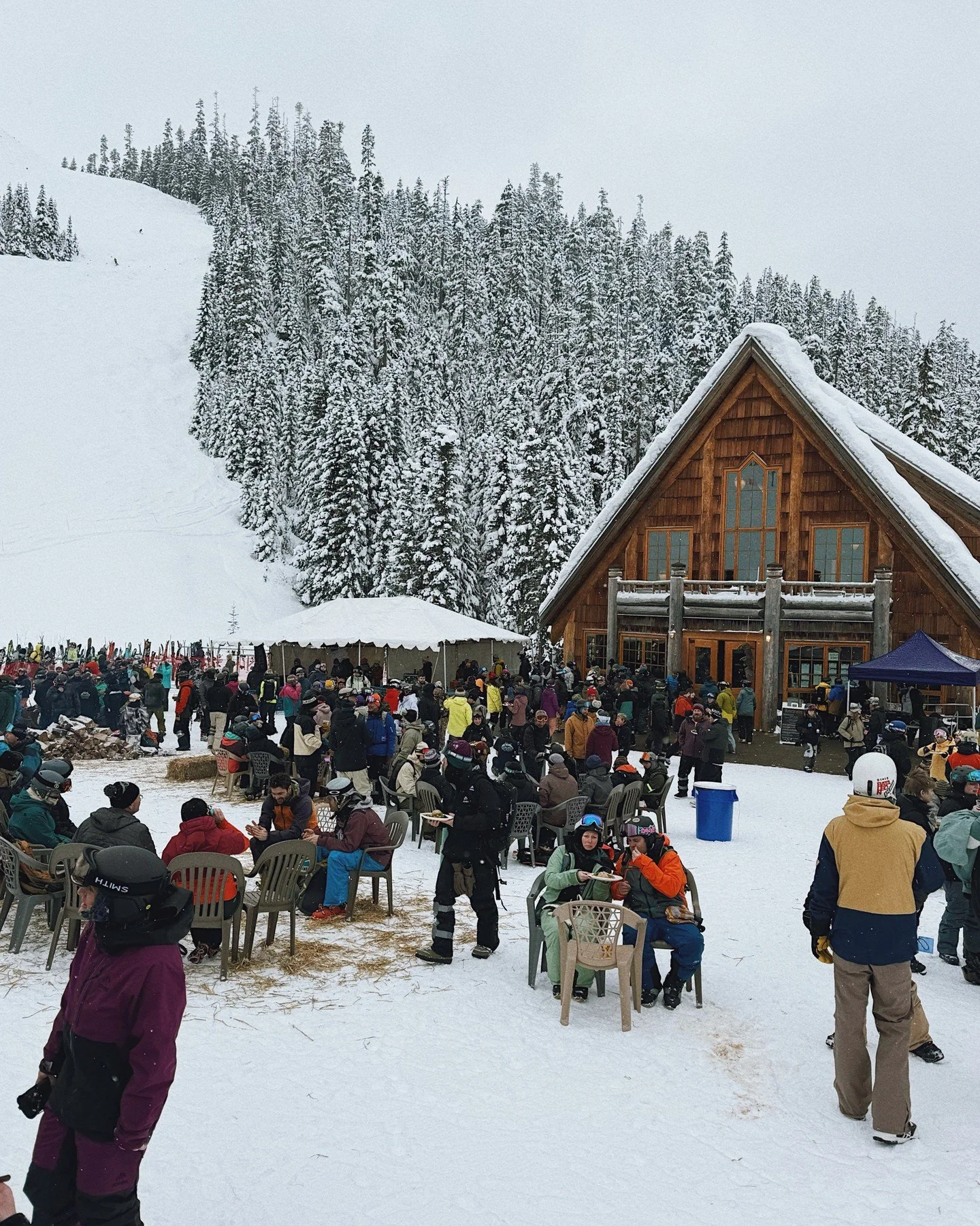 The vibes rolling into the taproom next week. Snow days hit different when the apr&egrave;s plans are this good. Don&rsquo;t forget to join us for our Apr&egrave;s Ski at the Taproom Stoked launch party Thursday, January 22nd 4-7pm. ❄️⛷️⁠
⁠
On the sl