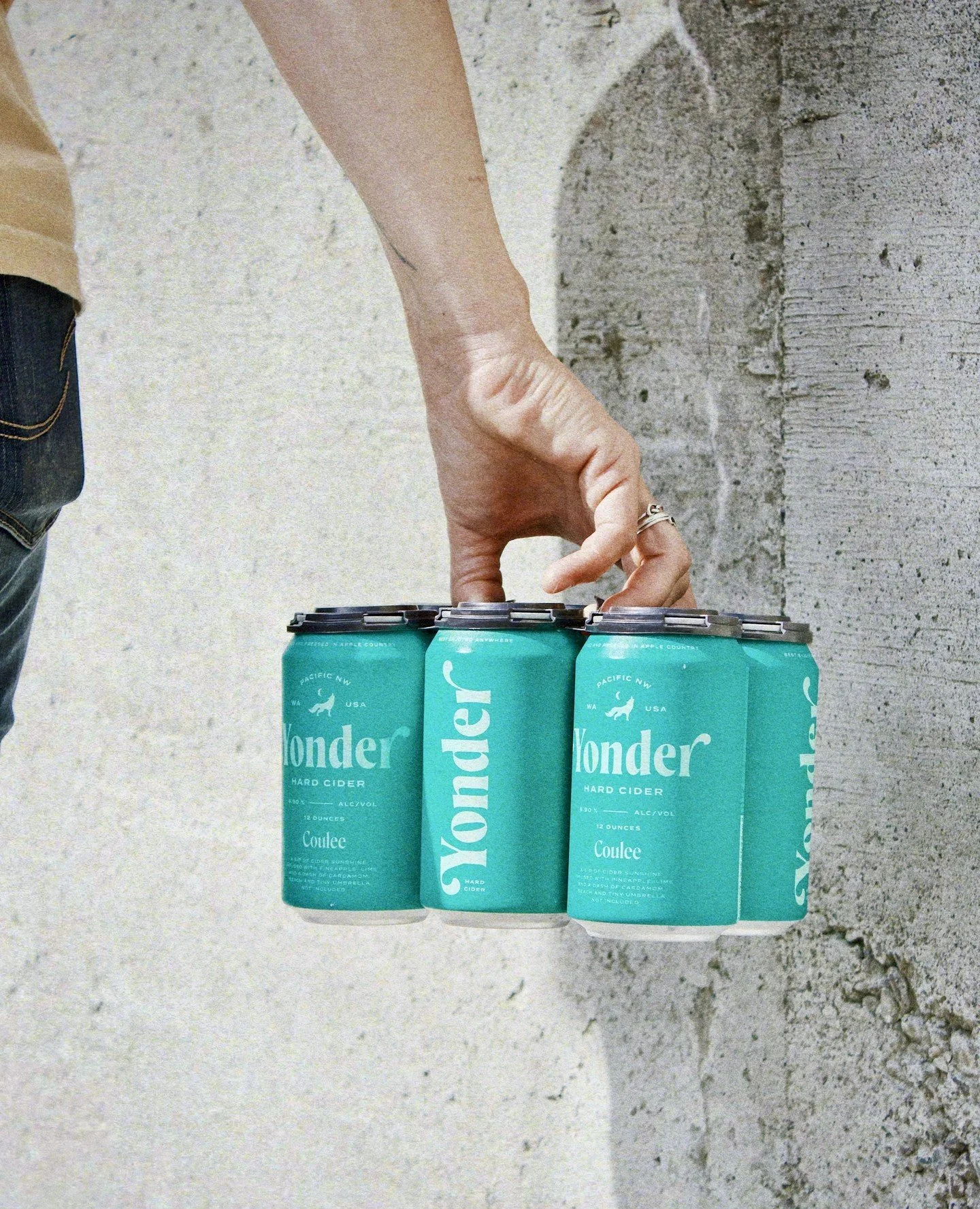 Your tropical adventure buddy just got a little easier to bring along.Coulee is now available starting today in 12oz 6pks, packed with pineapple, lime, and cardamom for a bright, juicy sip that&rsquo;s ready for whatever&rsquo;s next. ⁠
⁠
Heading out
