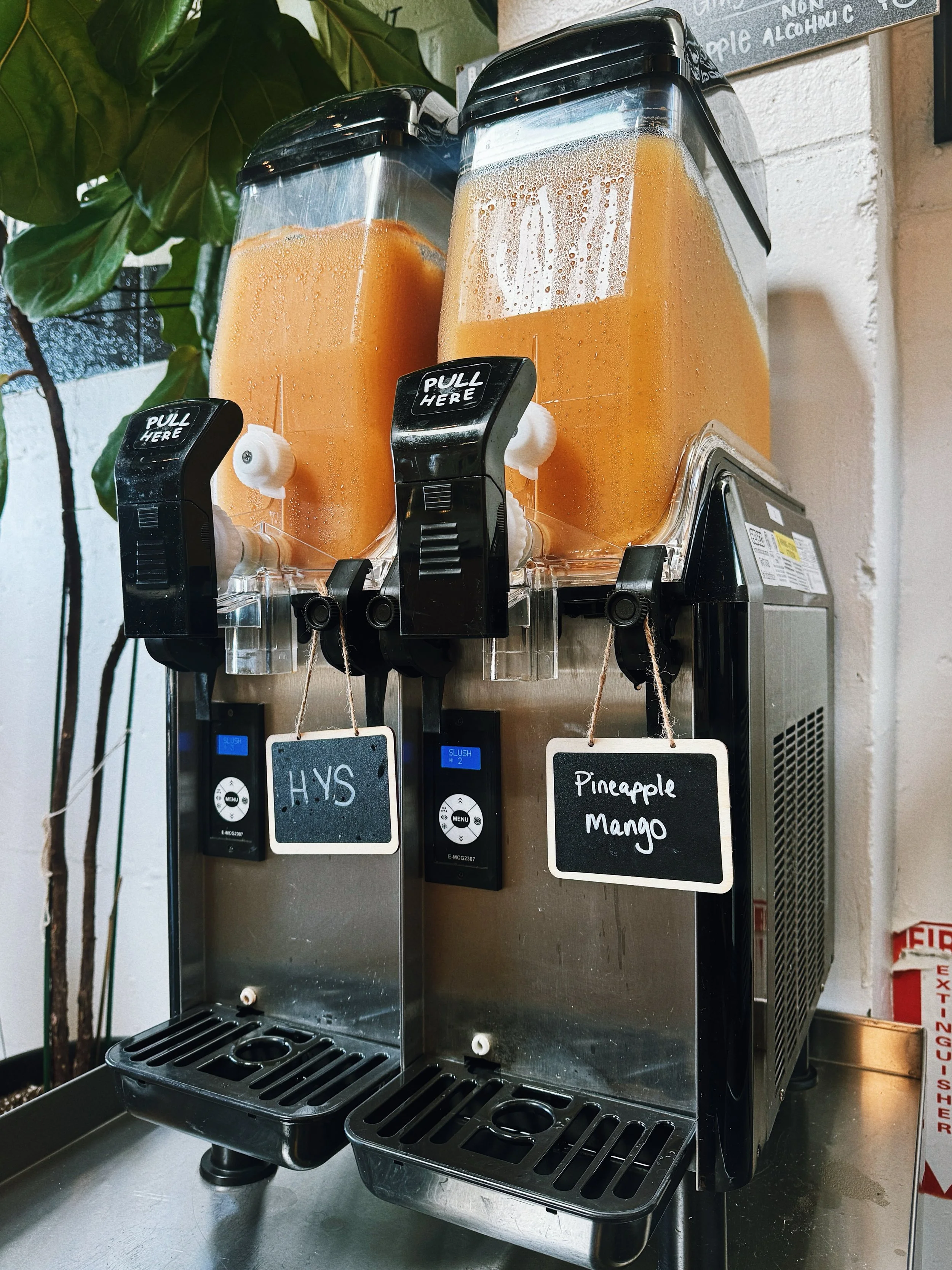 It&rsquo;s a GORGEOUS Friday! We&rsquo;ve got a new Pineapple Mango Cider Slushie made with Coulee, and it&rsquo;s giving sunshine in a glass.🍹☀️

A little sunshine, a little cider, and a Friday afternoon at the taproom. Sounds pretty good to us! Se