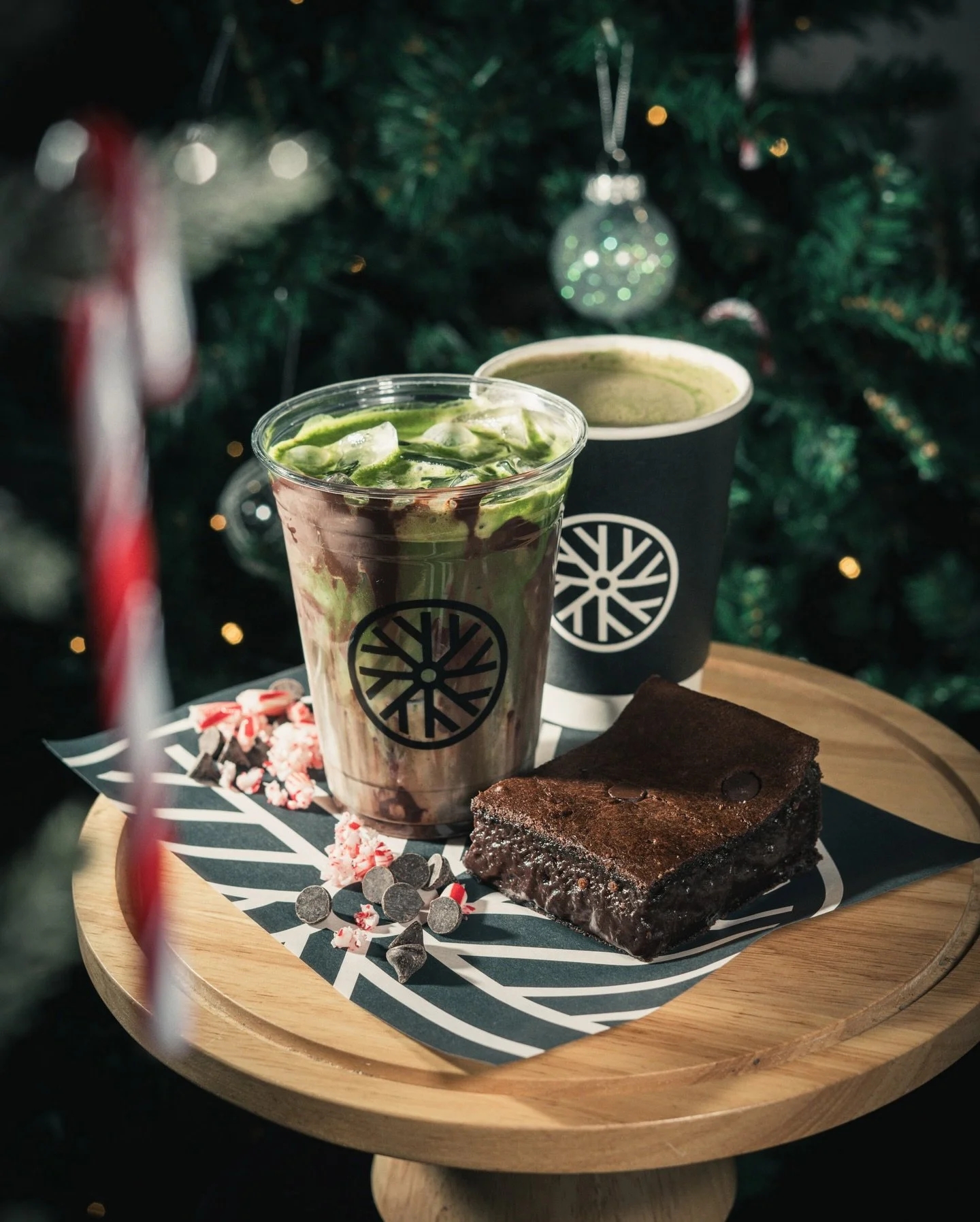 Now at Ooika&hellip; the new flavor for the month of December. Chicomint Matcha Latte. With house-made Dark Chocolate and Peppermint, fresh ground Matcha, and Oat Milk. 

We&rsquo;re also serving our gluten free Chocomint Mochi cake. Peppermint, Dark