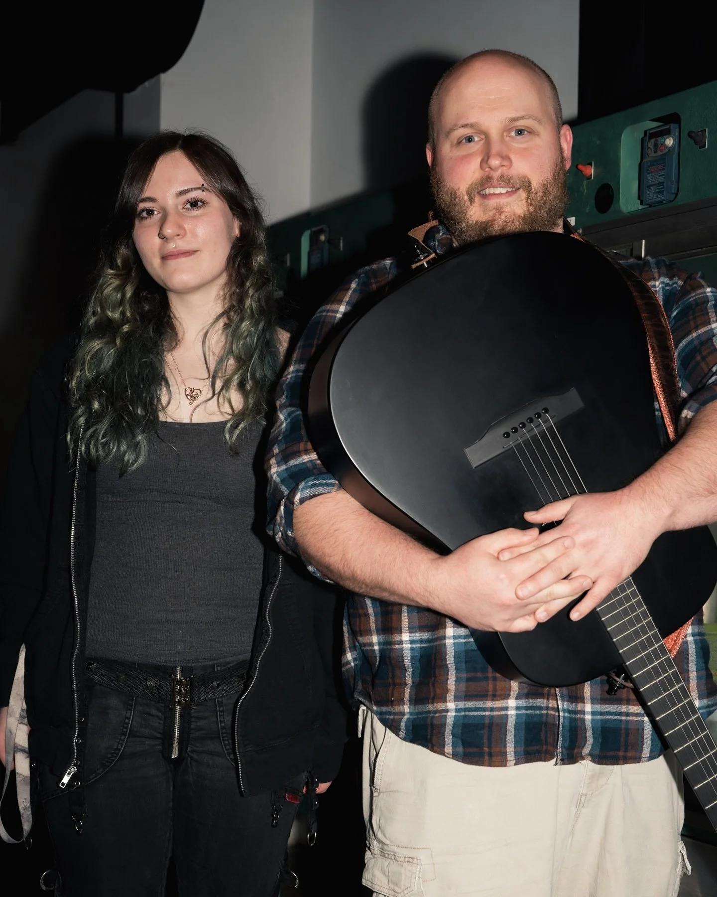 Join Ooika tonight (Friday 3/27) for live music by Justin Lynn Bailey and Karis from 6-7pm.