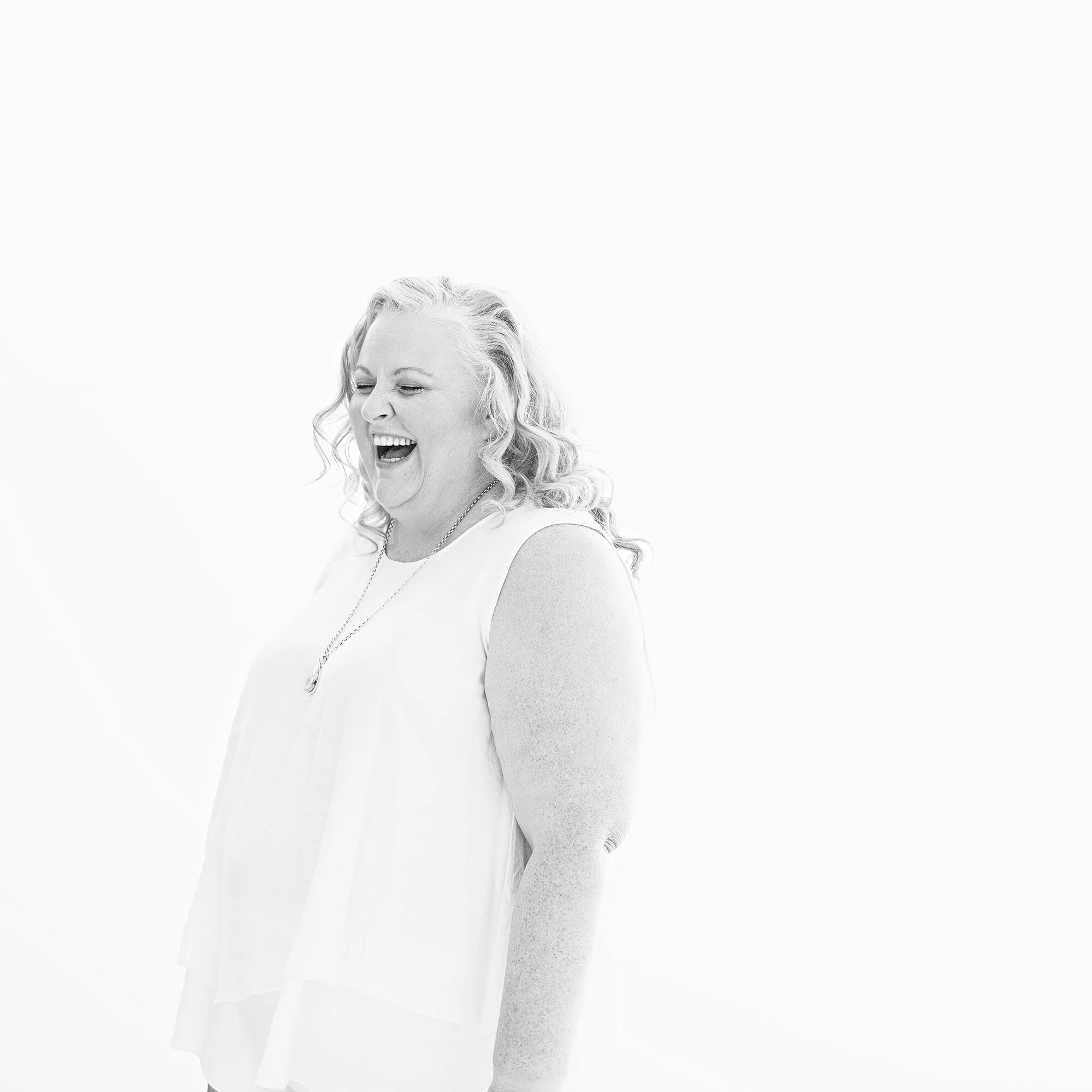Beautiful-Images-Photography-Fiona-Lindberg-portrait-happiness-plus-size.jpg