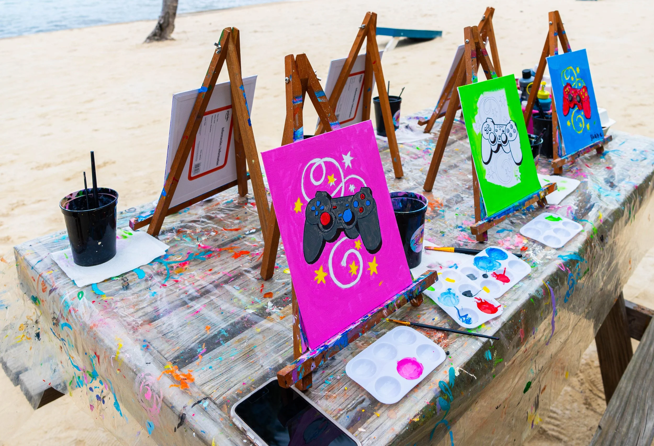Paint class on the beach