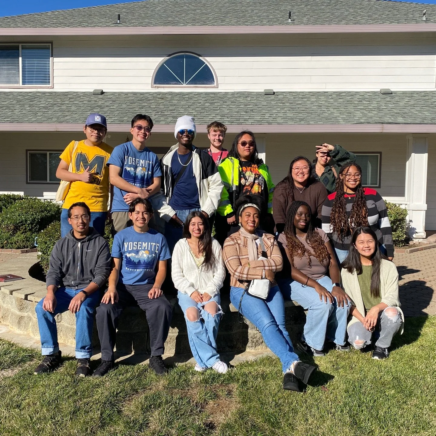 A group photo from the Yosemite trip a little while&rsquo;s back. Sophs and Up stayed at Yosemite House to eat, hangout, play games and bond. 

#yosemite #acts2fellowship #a2fmerced #bondingtime #fellowship