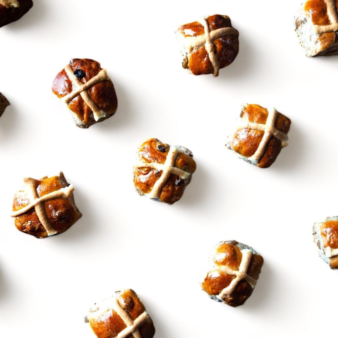 last chance to get your Hot Cross bun fix! ⁠
We're open till 12pm!⁠
⁠
⁠
⁠
⁠
#eastergifts #eastergift #easterbunny #summer #weekend #eastertreats #easteregghunt #breakfast #brisabneeats #queensland #hotcrossbuns