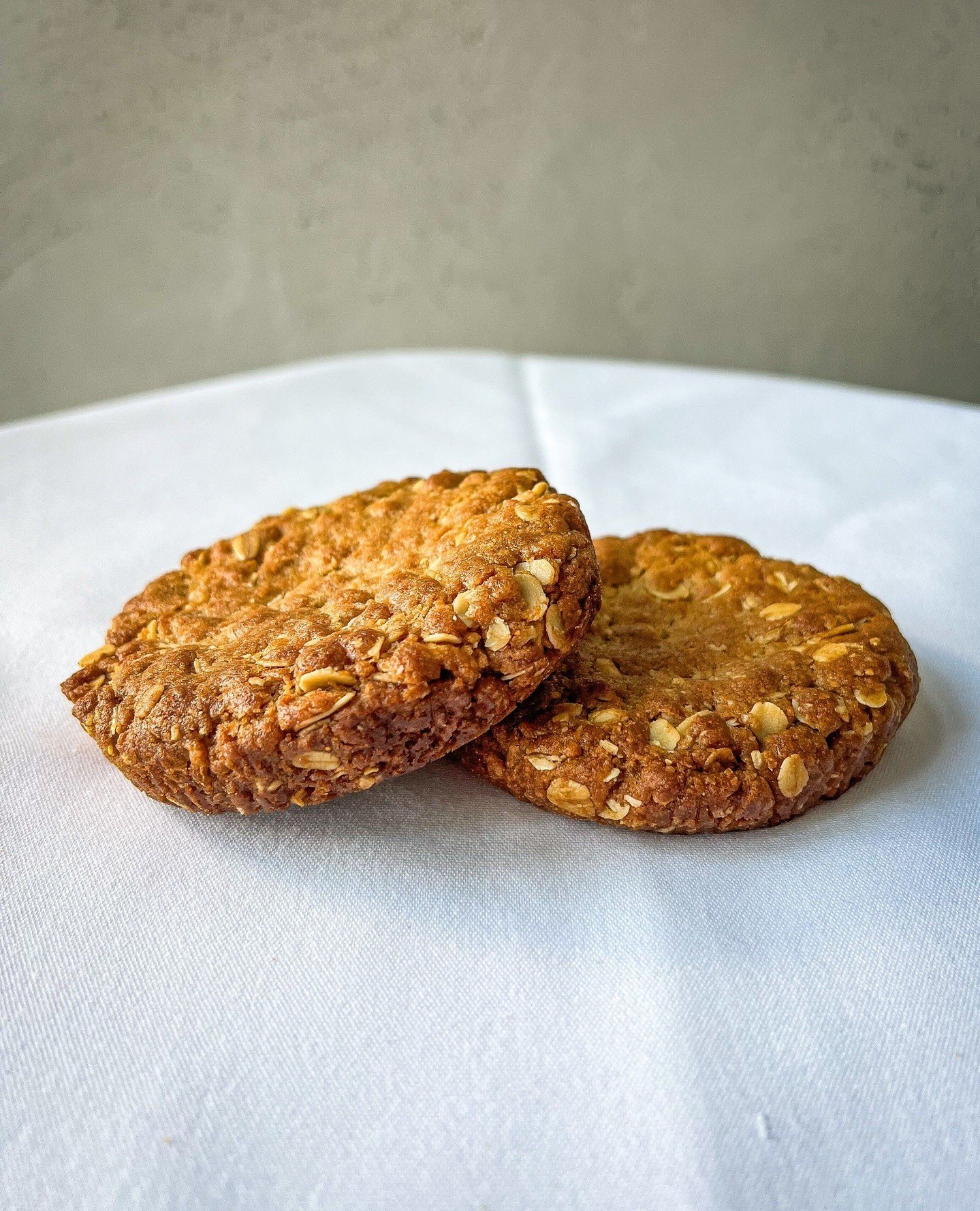 Sneak Peek! We will have Anzac biscuits in three different flavours at King Street Bakery soon!!⁠
⁠
Stay tuned for the dates!⁠
⁠
⁠
#anzacday #anzacspirit #wewillrememberthem #kingstreetcafe #bowenhillscafe #brisbaneeats #brisbanecafe #queensland #Fre