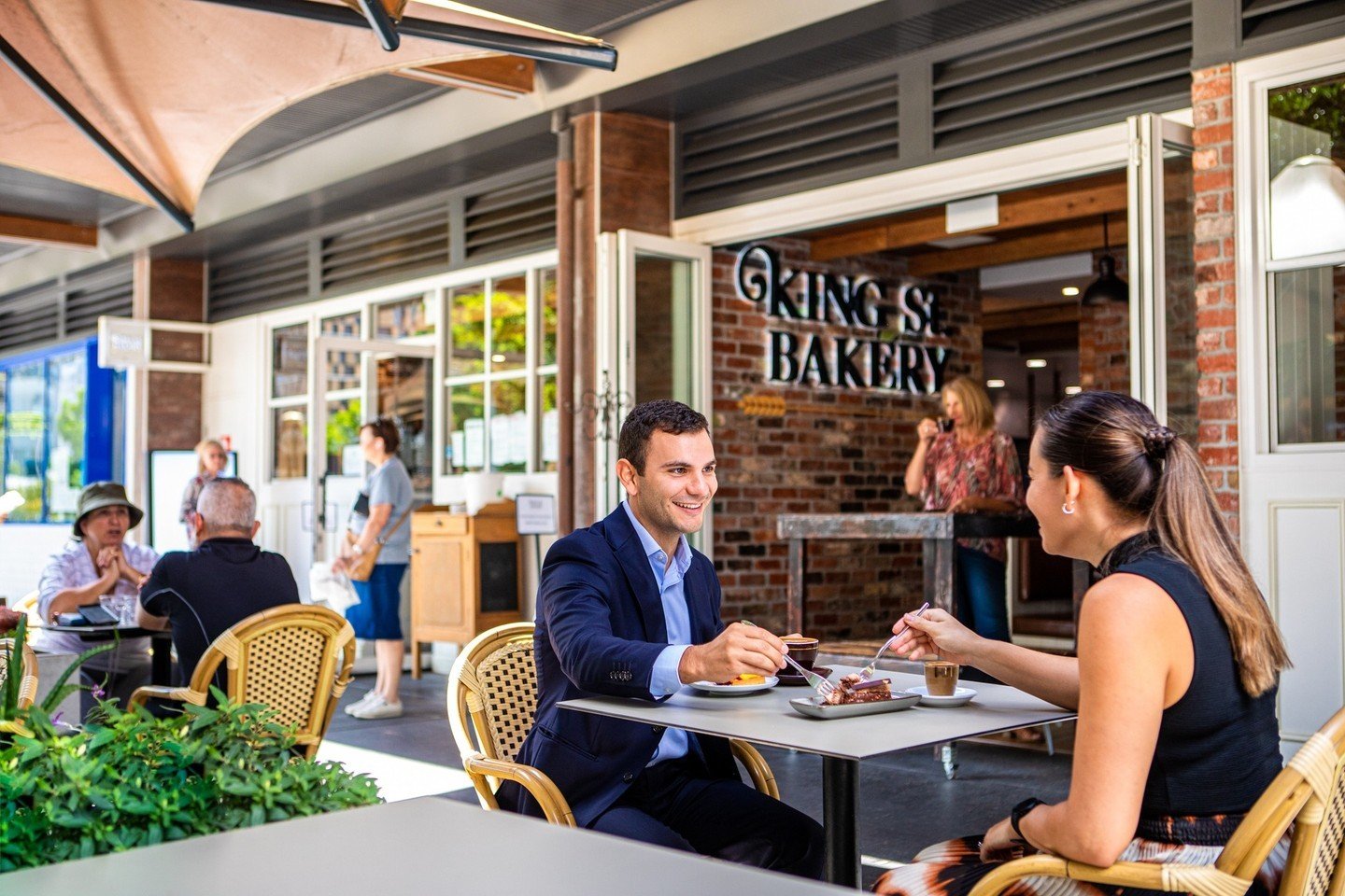At King Street Bakery, you can experience the best of both worlds with indoor and outdoor dining! ⁠
Savour your favourite pastry and coffee while basking in the golden sunshine outside. As the weather cools down, indulge in the crisp breeze and relis