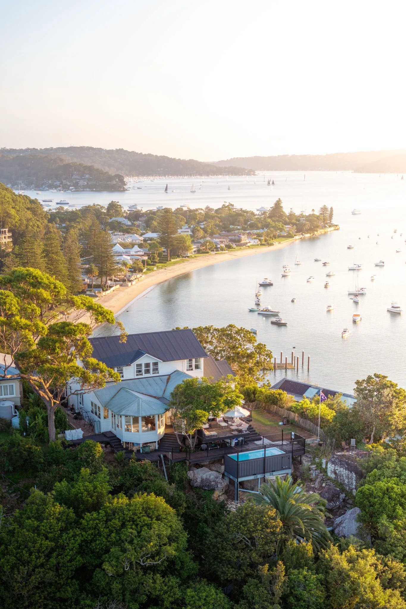 A pool shaped by the landscape, elevated for summer and built to last generations.
#northernbeachesbuildingdesign #northernbeachesbuilding #keithrootbuildingservices #keithrootbuilding
