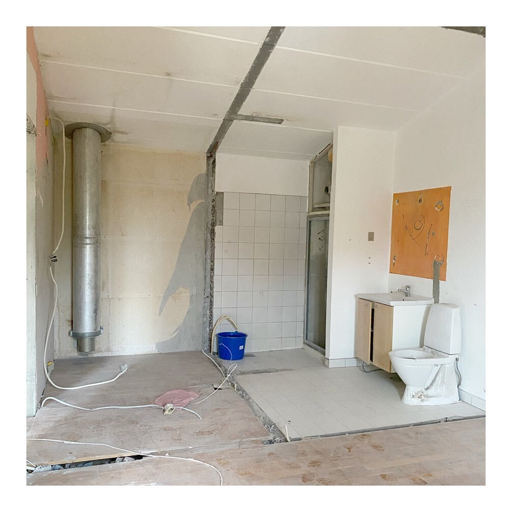 Blank canvas... eller m&aring;ske et samtale toilet...😜
.
.
#badev&aelig;relse #ombygningsprojekt #ombygning #interiordesign #interi&oslash;r #indretningstips #indretningsarkitekt #boligdr&oslash;m #boligfornyelse #bad #sovev&aelig;relse #renovering