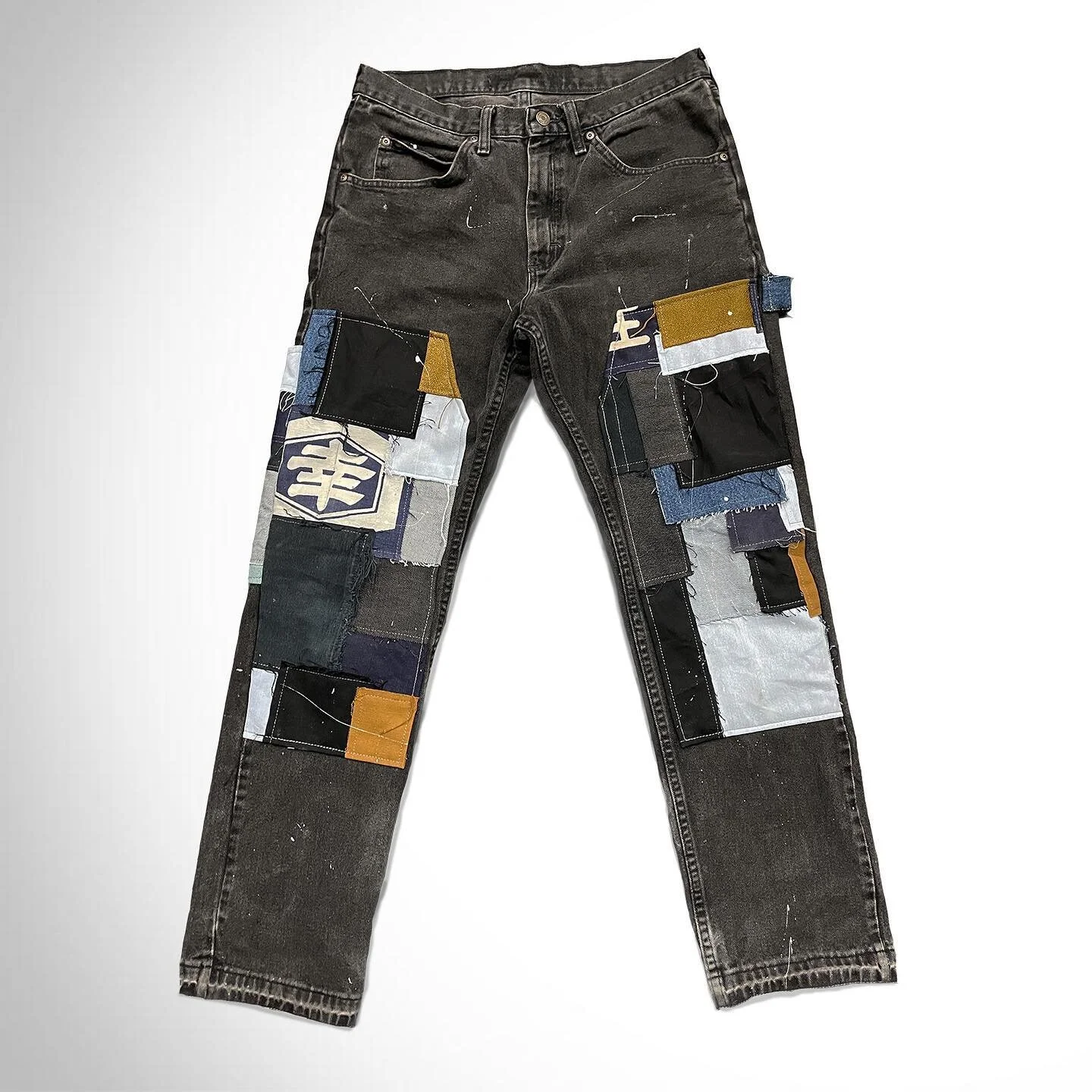 First pair is up❕Excited to announce the start of the Maruō Work pants series. 
Every week a pair of these beautiful vintage denims will be released on the website. Sizing and more details online! 

Special thanks to @senusi_ and @kurtistipoff for he