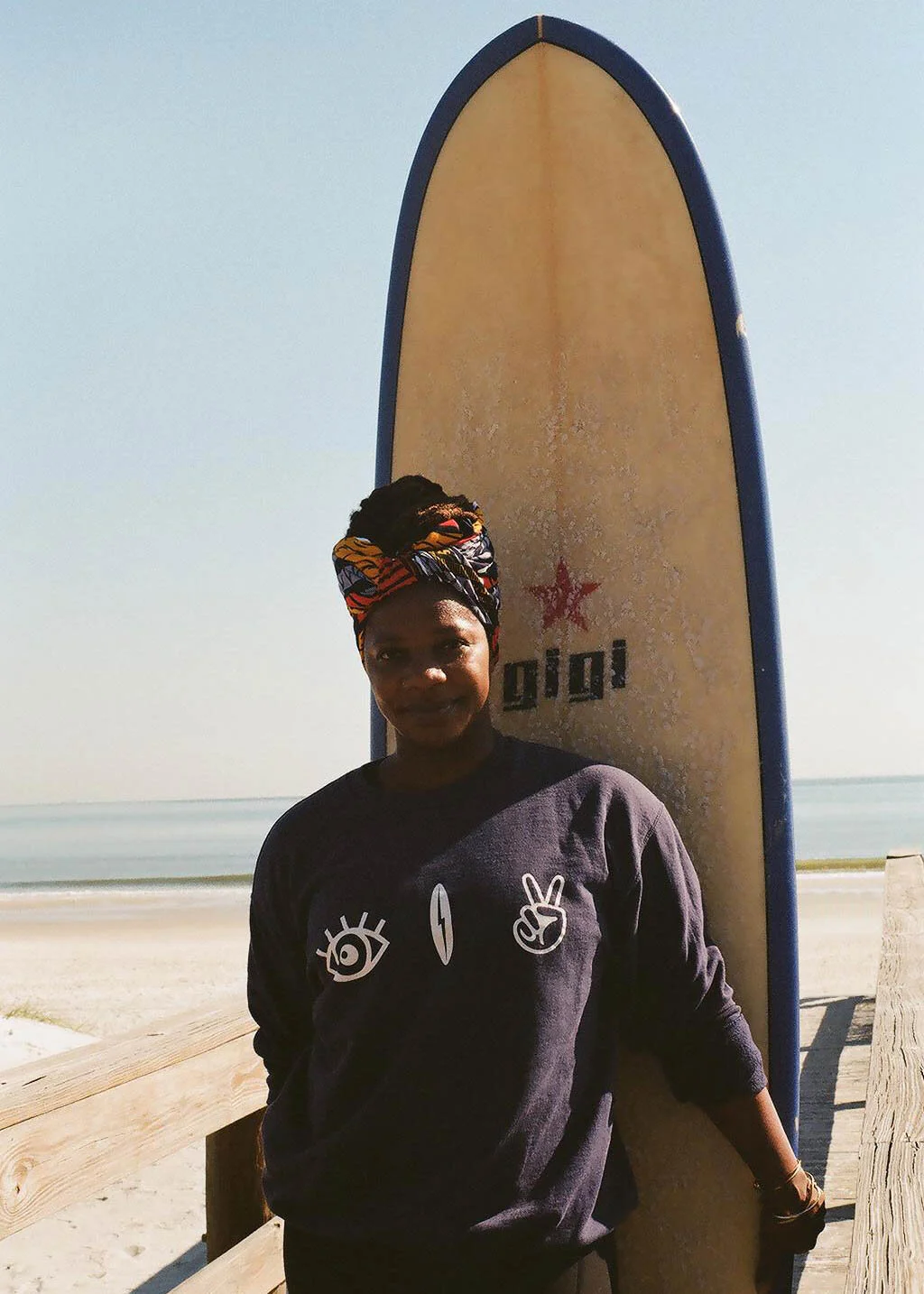 GiGi Lucas | Surfear Negra