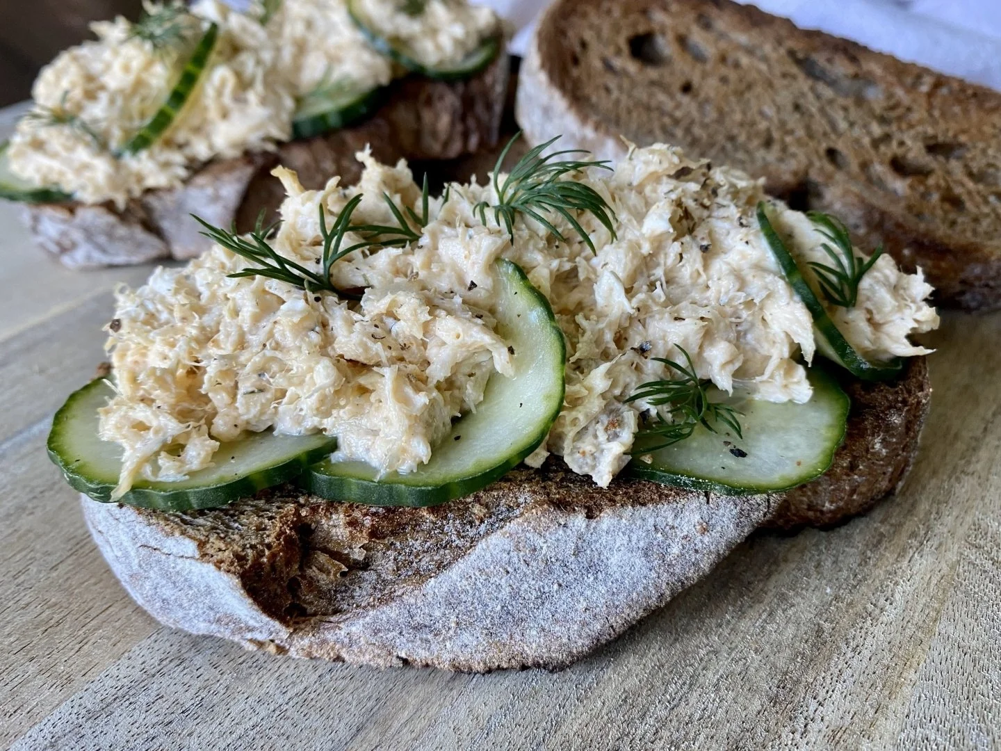 Our King Salmon Spread is a savoury staple made for easy, everyday indulgence.

Perfect for spreading, dipping, or dolloping your way through breakfast, lunch, or grazing boards. Enjoy it generously on fresh rolls, warm bagels, or serve it as a crowd