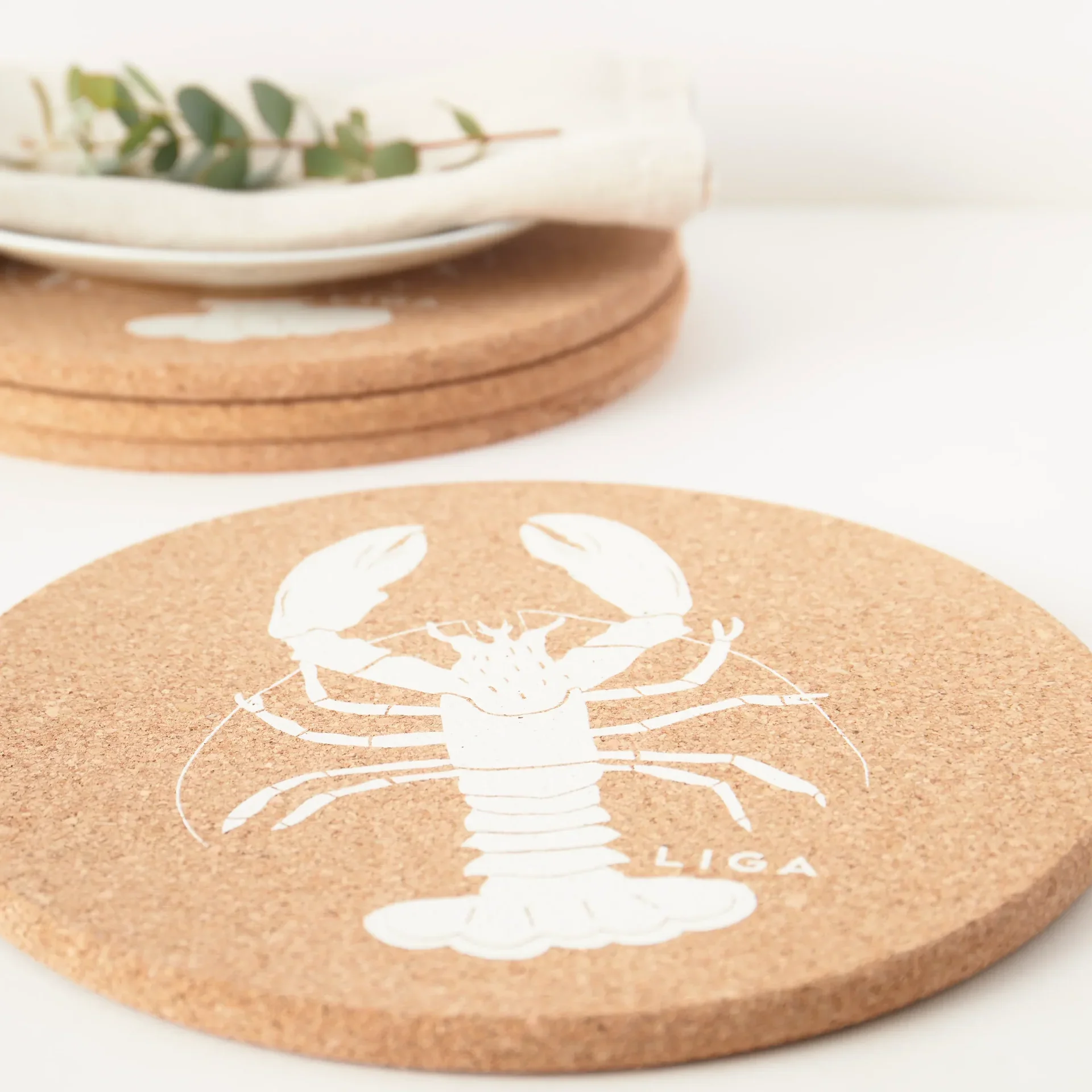 lobster-white-placemat_5-0361_c16ab8c1-3a88-4ed1-bf17-fa7fd5f4e543.webp