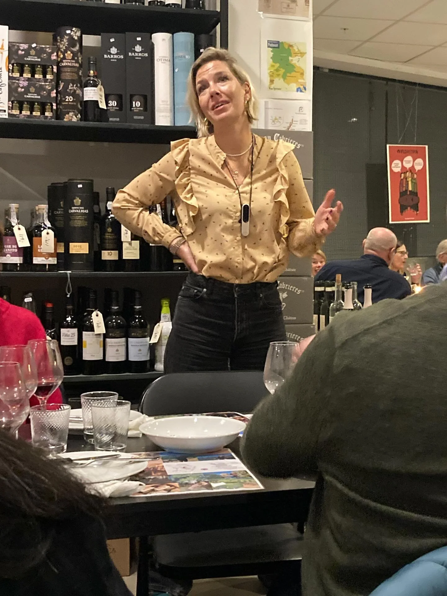 Once again - Thanks for having me @vildmedvintorvet. A great night at Jens&rsquo; small wine shop in Valby, Gr&oslash;nttorvet. Nice to meet new people and share some wine 😁

La Festeggiata loves to go out and about 😊❤️