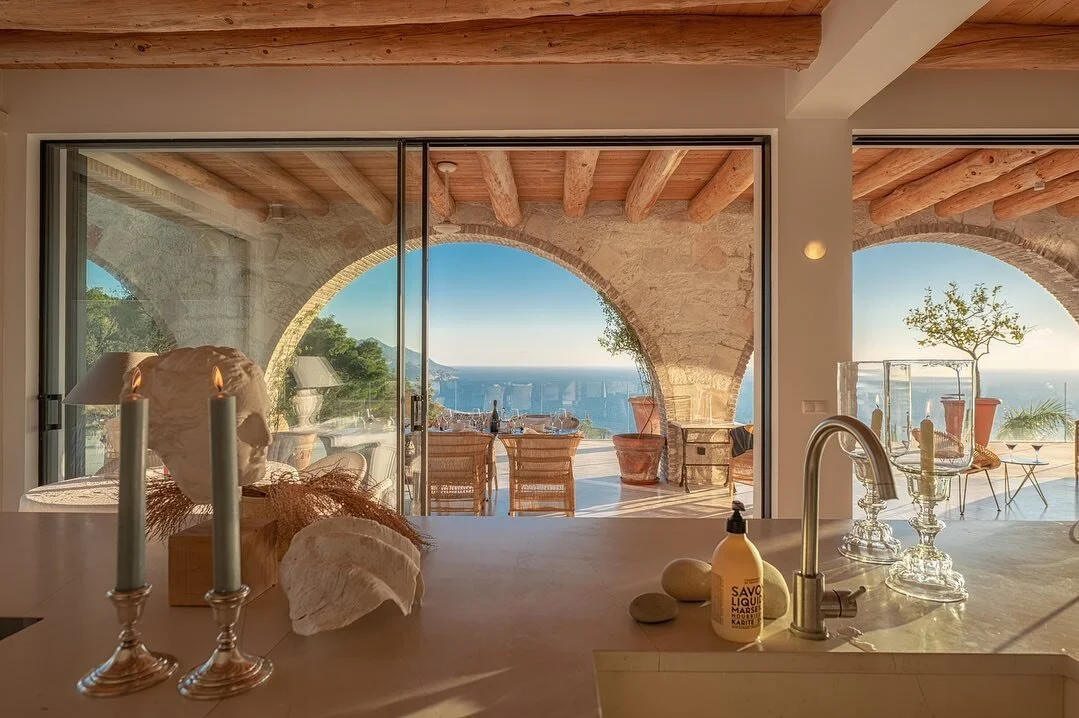 An impression of the living. The heart of the house. 

#ceciliaestate #holidayestate #luxurytravellers #luxuryexperience #greeceholiday #bookyourholiday #withus #ceciliaestate #corfu #westcoast #luxurylifestyle #luxuryrent #propertymanagement