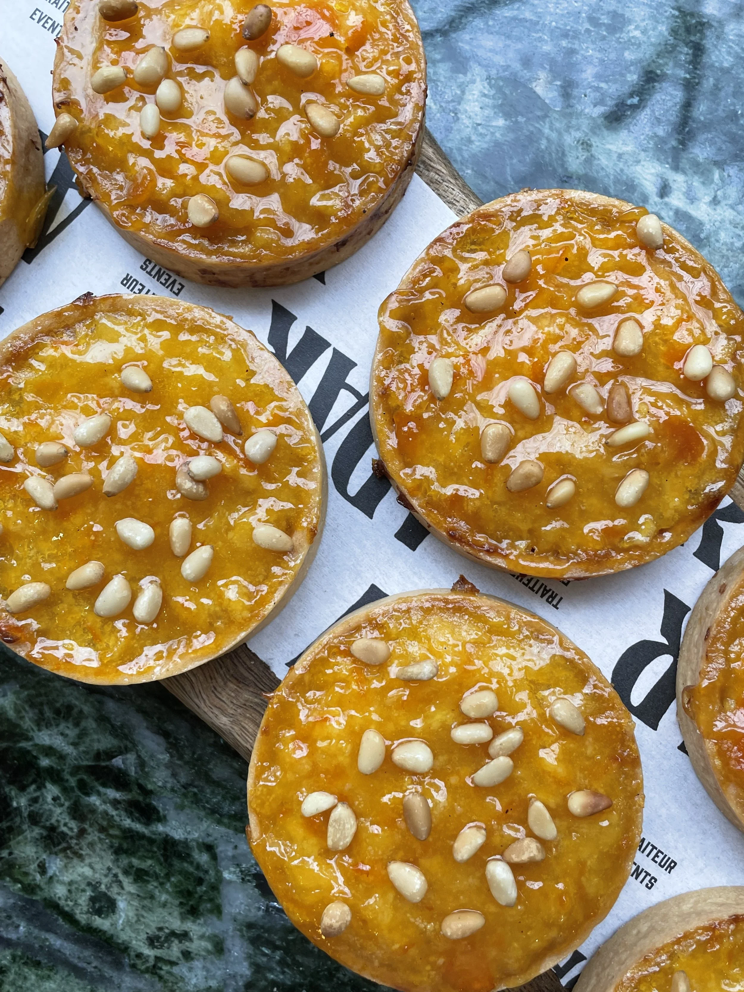 Tarte orange & pignons de pin