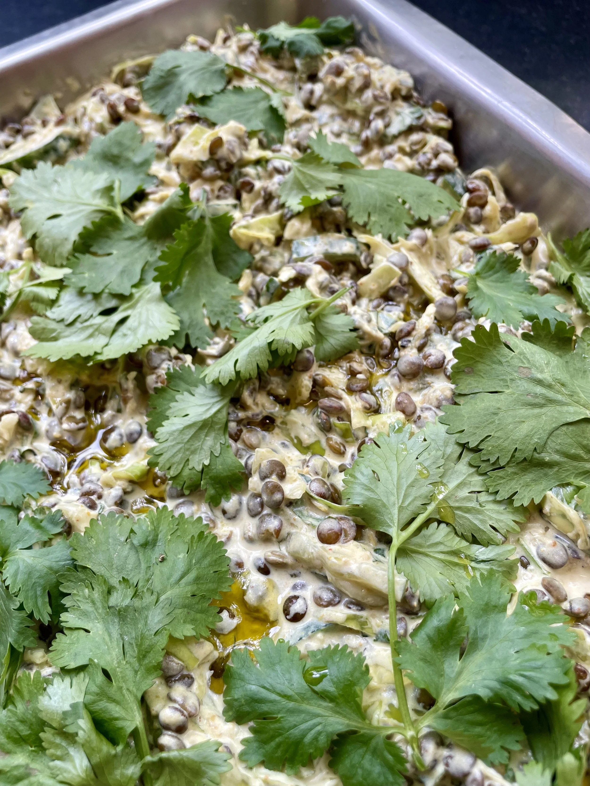 Salade de lentilles, yaourt grec & amba