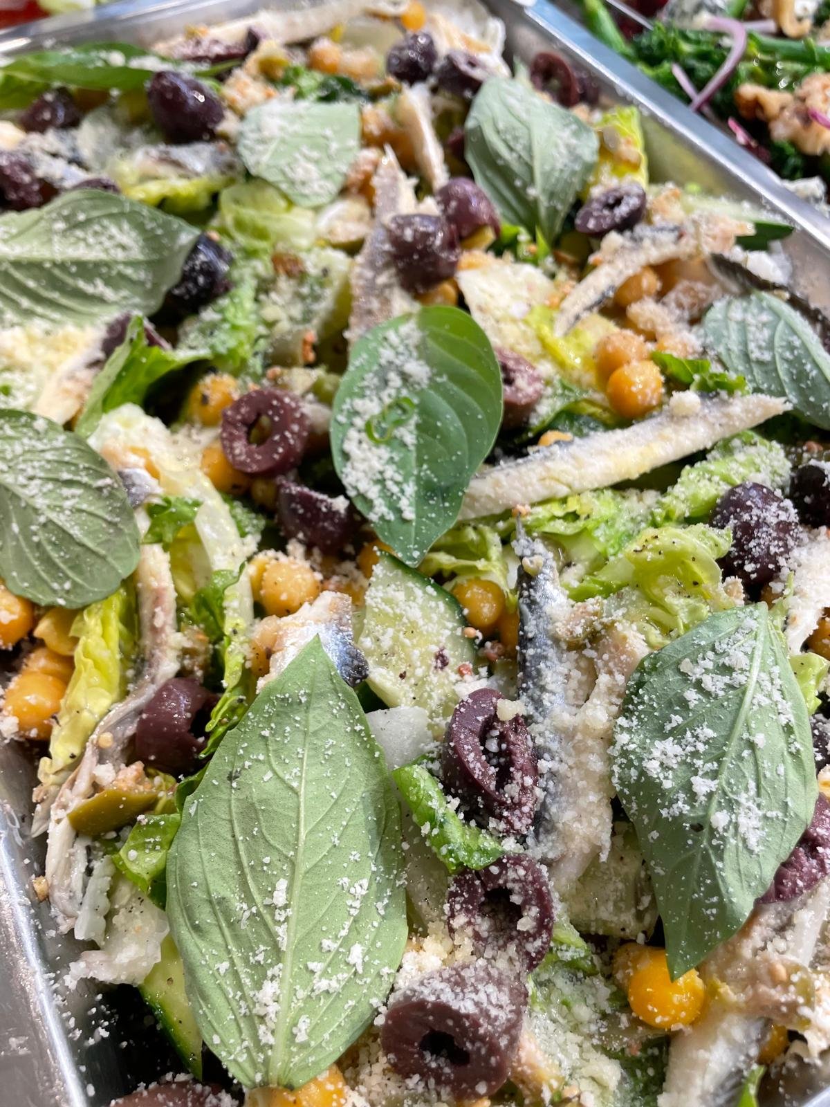 Aubergines, pois chiches, sucrine & olives