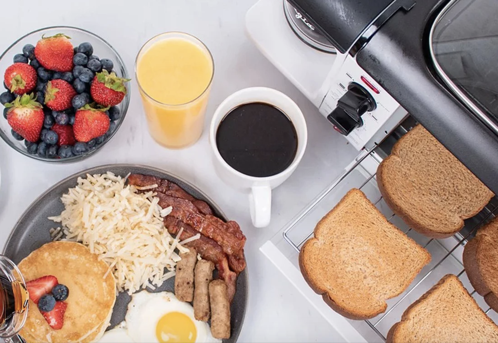 This Retro 3-in-1 Breakfast Station Can Make Coffee, Eggs, and Toast All At Once