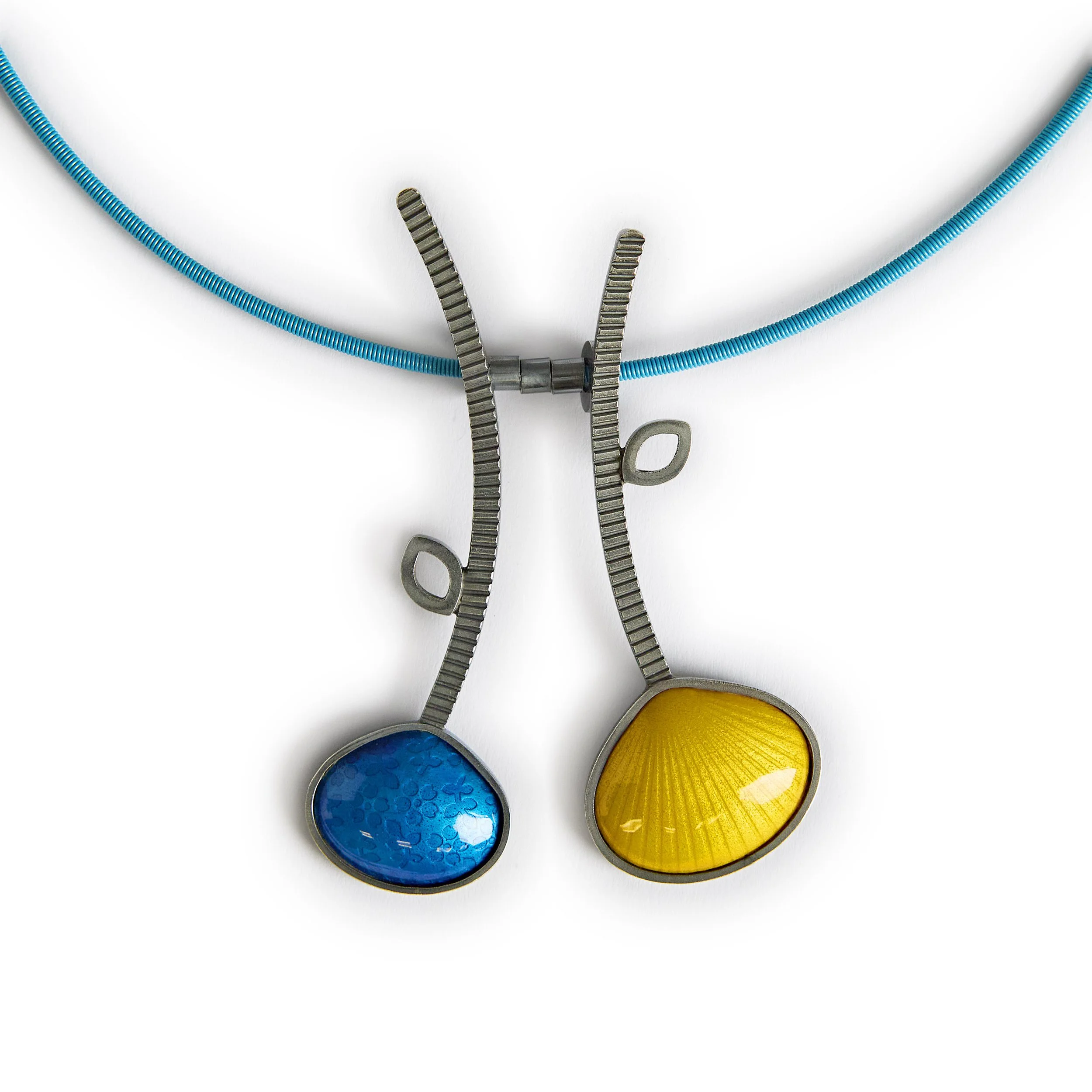 pendant double flowers blue and yellow.jpg