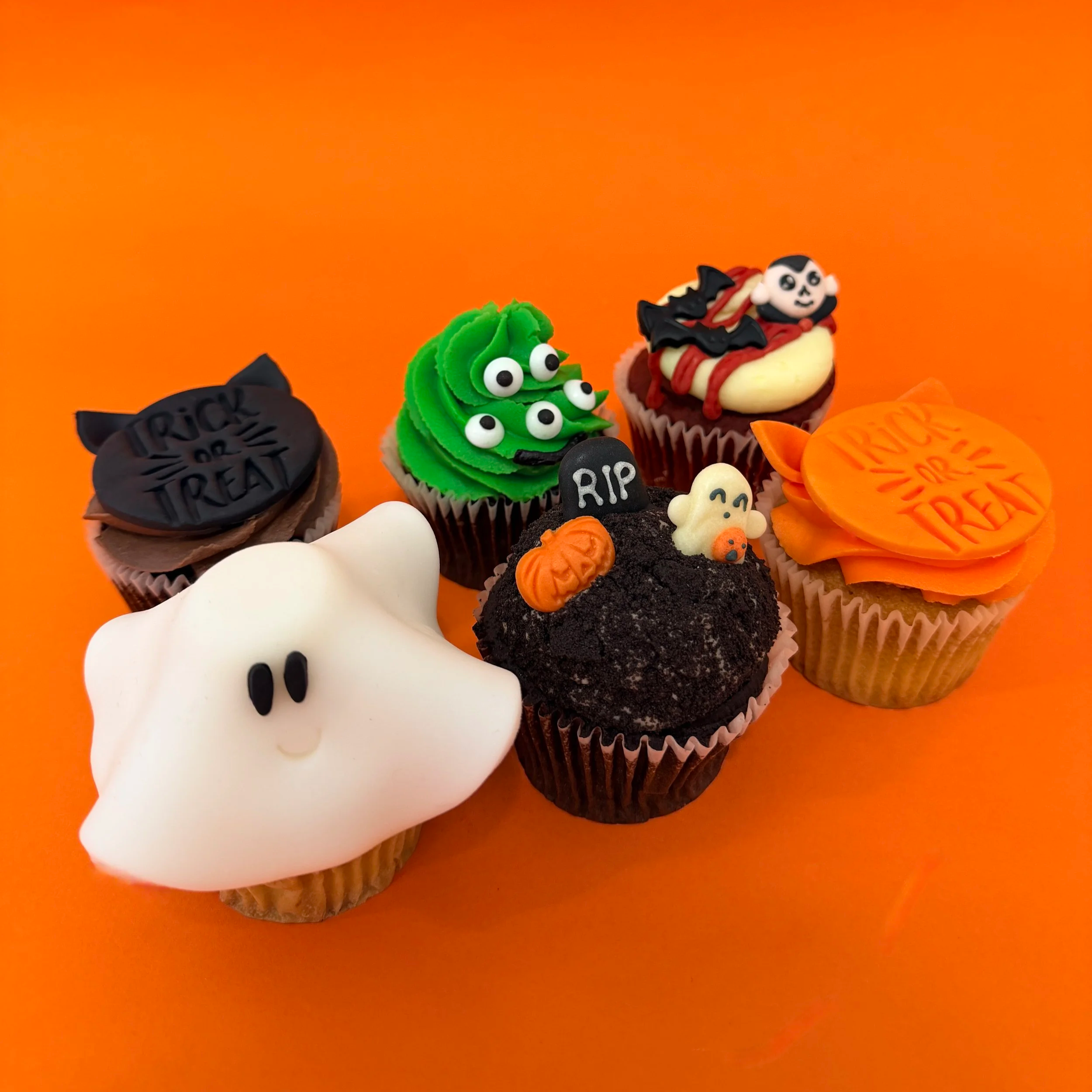 Halloween+Cupcakes+2026+unboxed.png