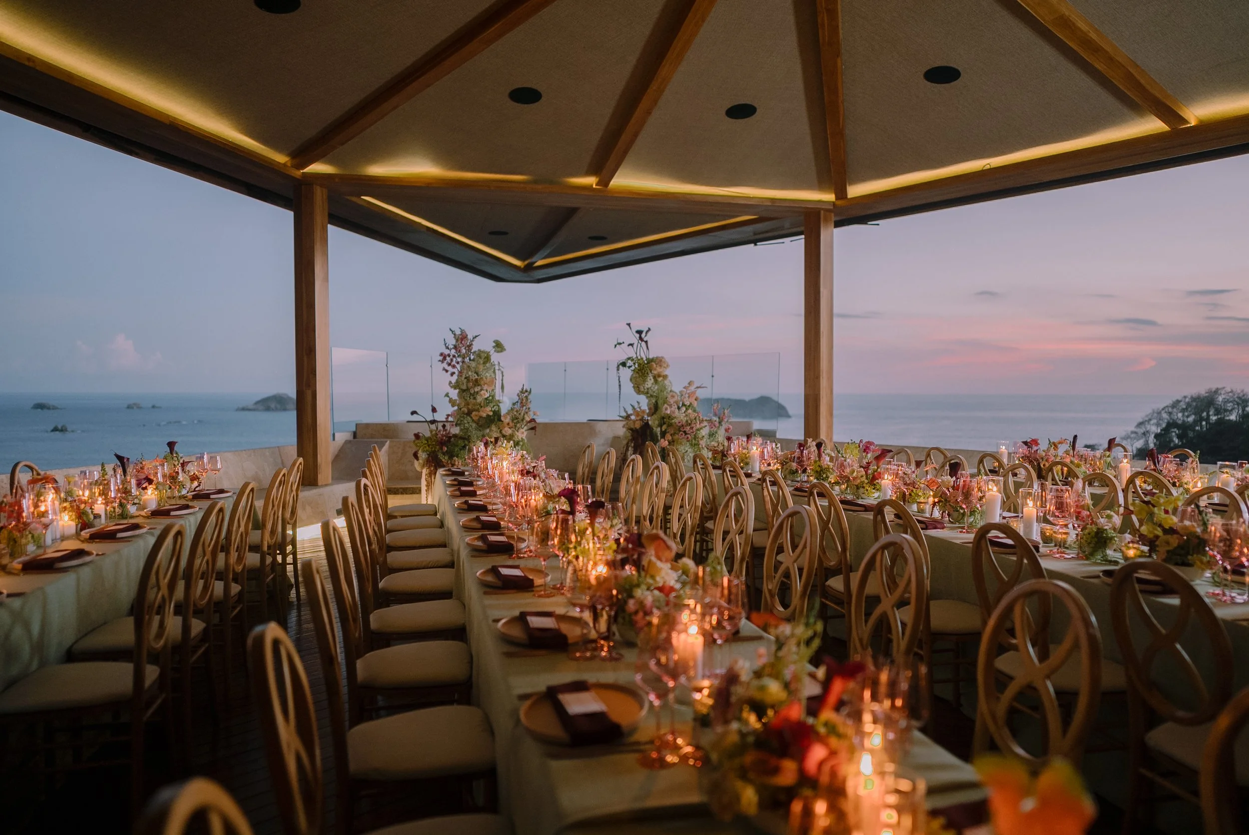 Artistic floral installation for a modern destination wedding in Manuel Antonio.