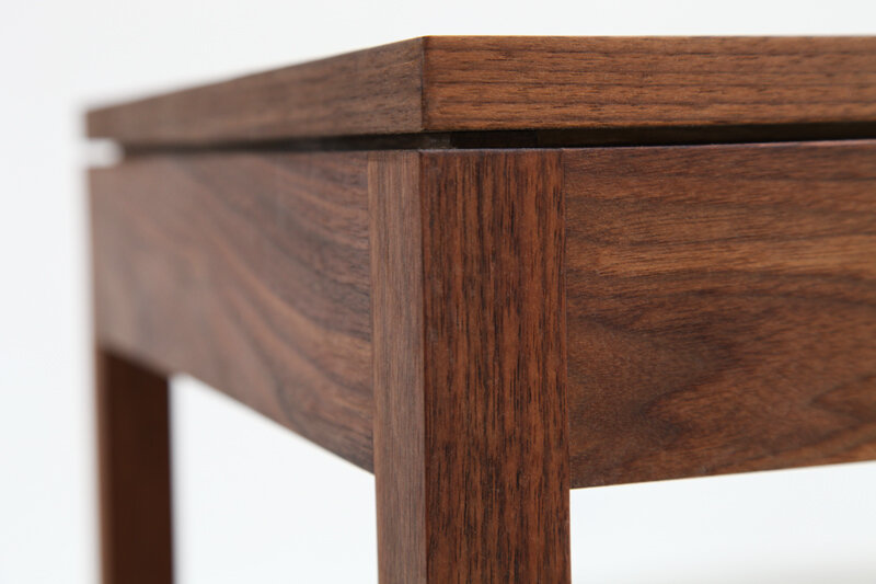 table_L_walnut3.jpg