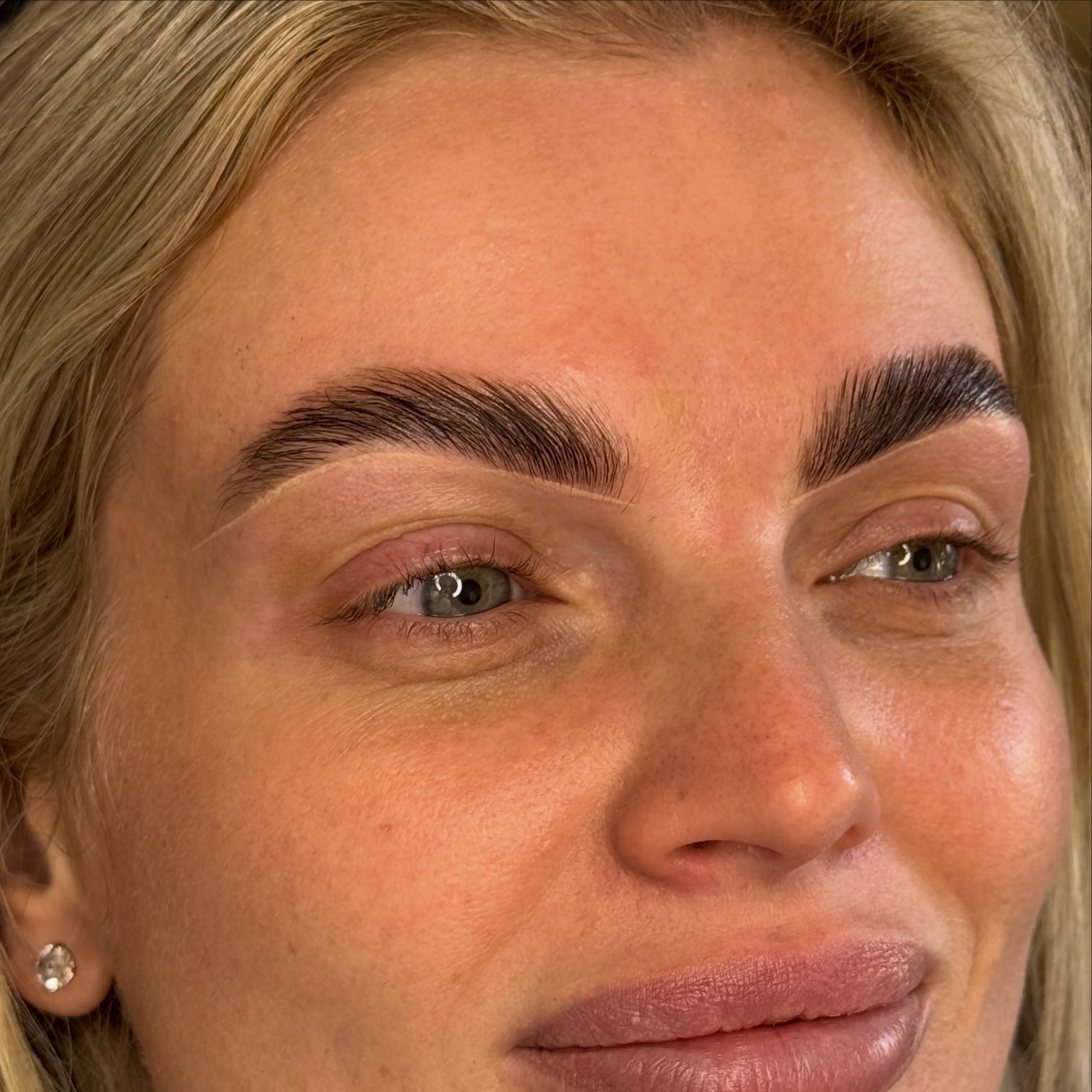 Beauty roundup with these gorgeous humans 💅

1. Lamination, tint and wax
2. Henna brow and wax
3. Lamination, no tint, wax and lash lift and tint
4. Eyebrow wax and tint, lash lift and tint
5. Henna brow and wax
6. Tint and wax
7. Wax
8. Wax
9. Tint