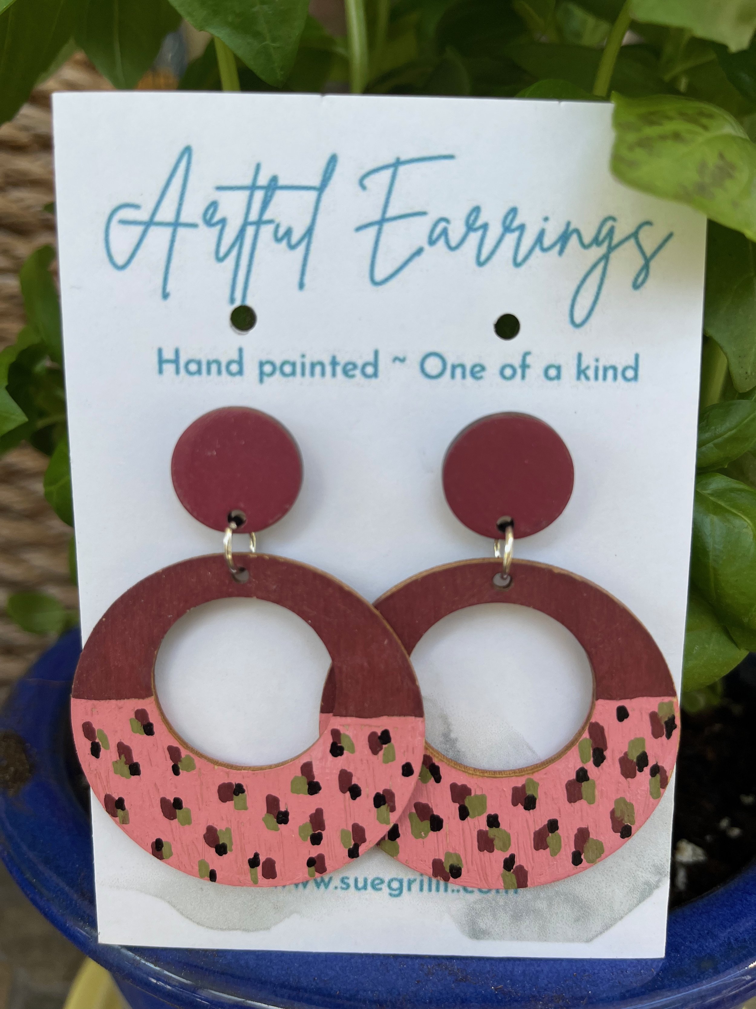 Burgandy half dot w post.jpeg