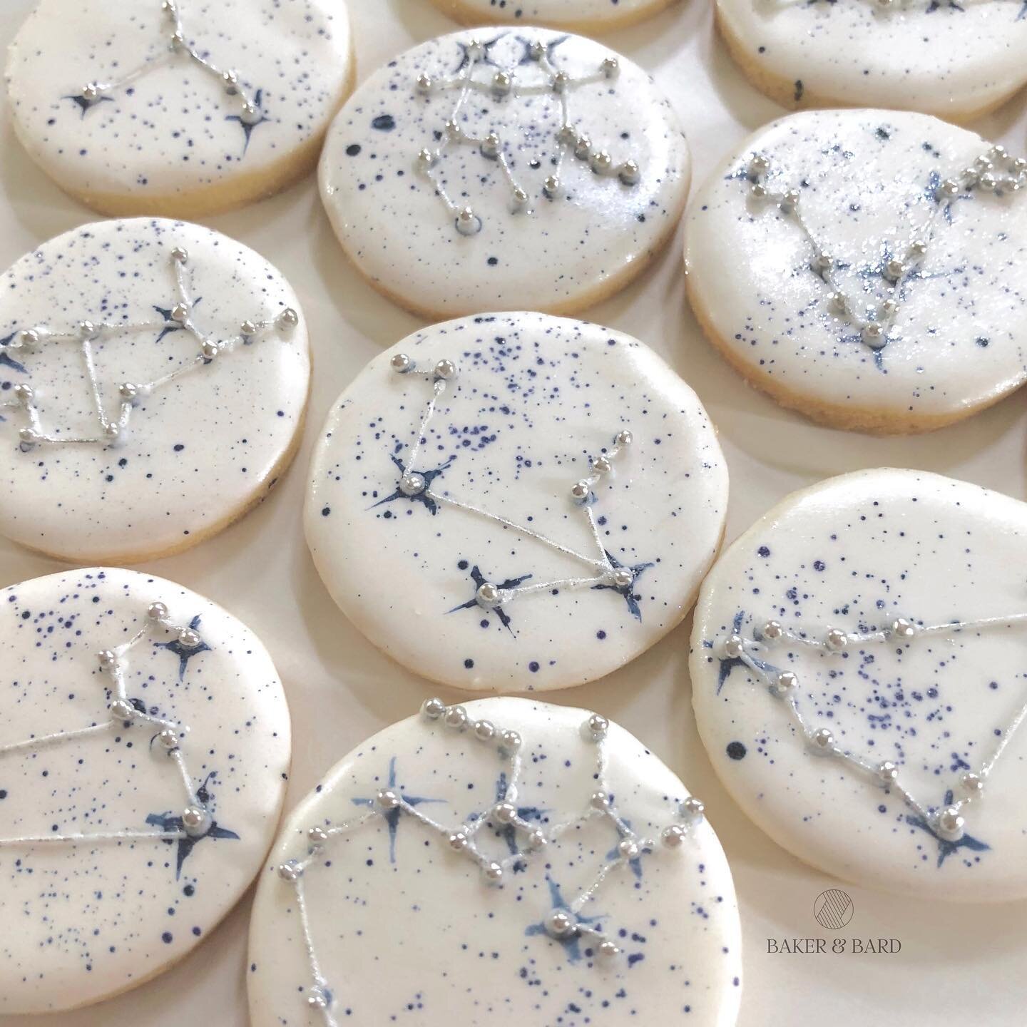 These little Zodiac-inspired minis are my contribution to the #zodiacbakescollab. Each little circle is piped with a constellation corresponding to one of the twelve signs of the zodiac.
I won't lie. I kind of hate them. They photograph terribly, and