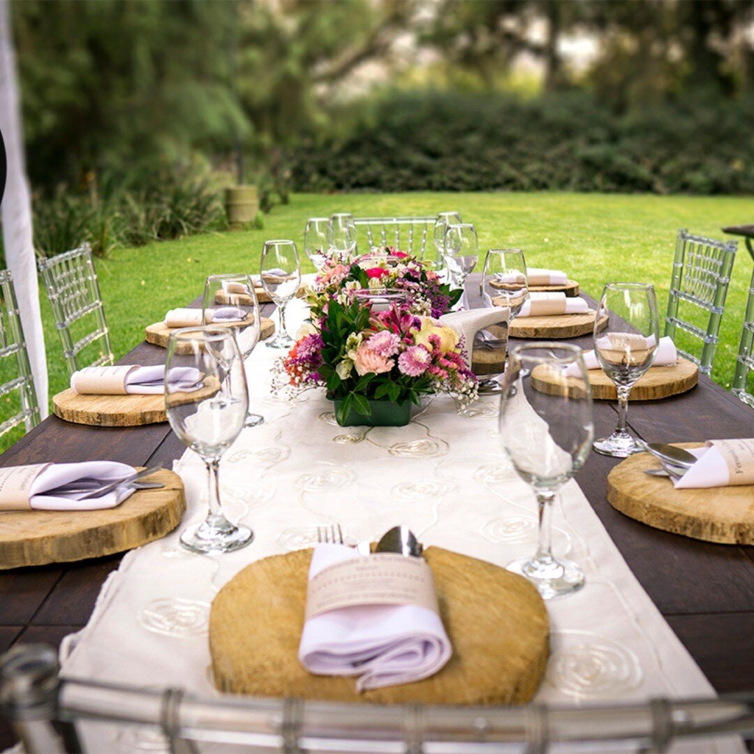 | Wedding at Finca las Rosas | Men&uacute; 3T Premium &amp; Mobiliario Vintage

Good food, good wine, good service nice decoration | That is all about!

#catering #banquetes #banquetesalfresco #bodas #wedding #weddingdecoration #bodadecoracion #decor