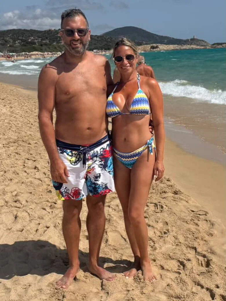 Should I get a spray tan before my vacation?

Well yes 💅🏼

CHOOSE BETWEEN:
Active spray tans (with bronzer) OR 
Clear spray tan with sweat shield add-on 

Either of these choices will help when vacationing to a lovely warm place that could have you