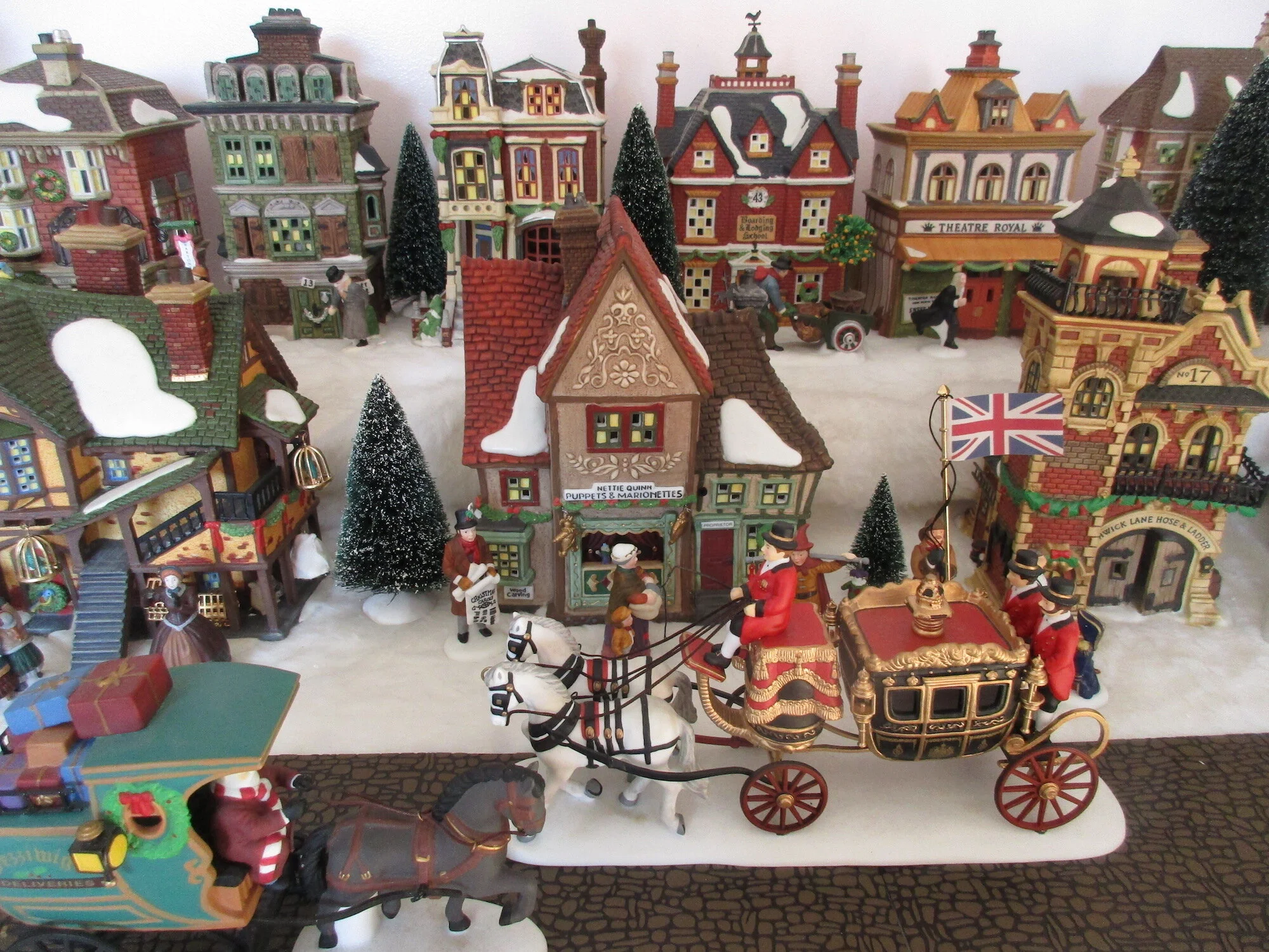 Holiday Open House &amp; Victorian Village