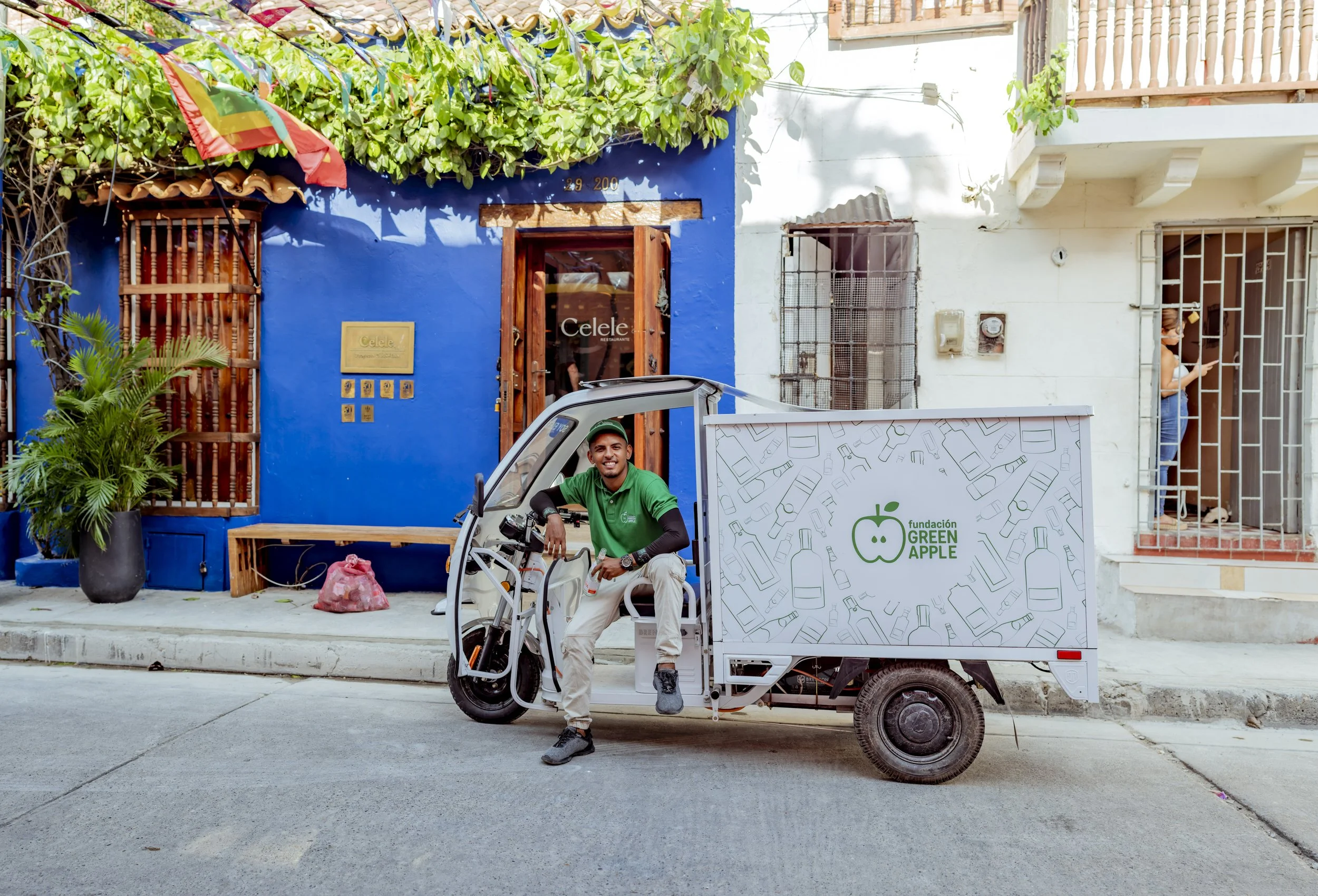fundacion green apple.jpg