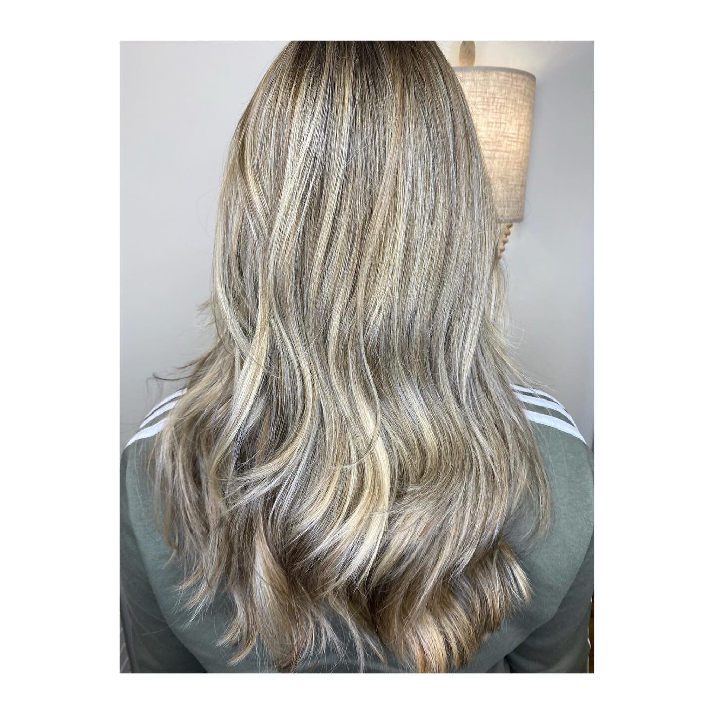Icy highlights and cut 🧊✂️ By Gina #beinspiredLB