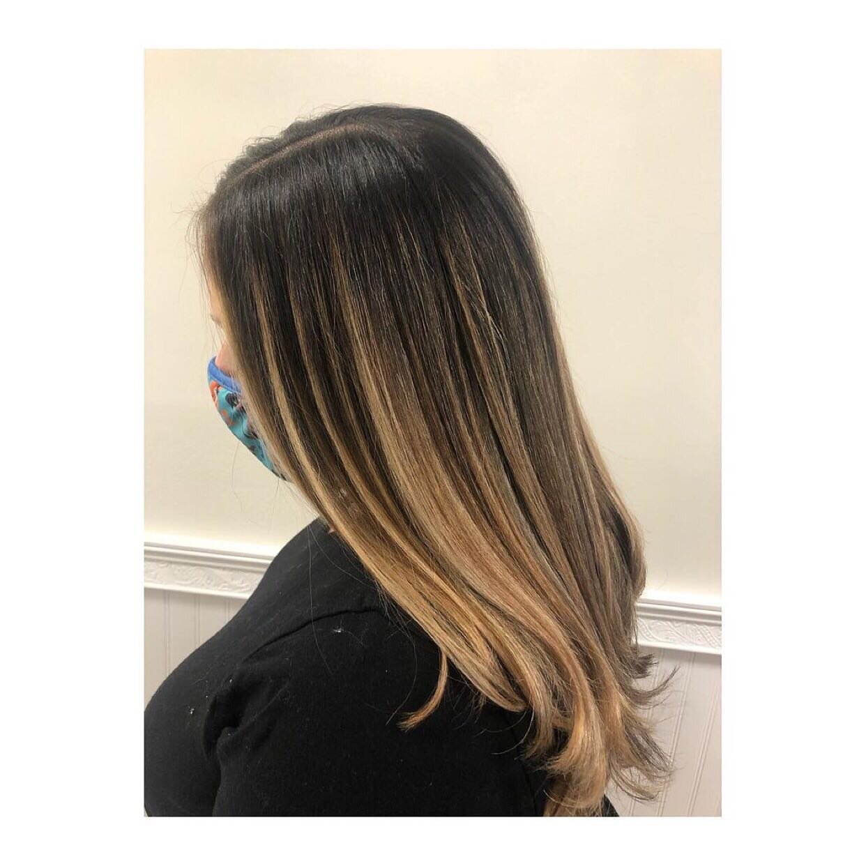 @hair_by_dreee 
Sugar cookie 🍪 ➡️ Take a look at the hair after the balayage but before the smudge root &amp; glaze 🙌🏻 #hairbydreee